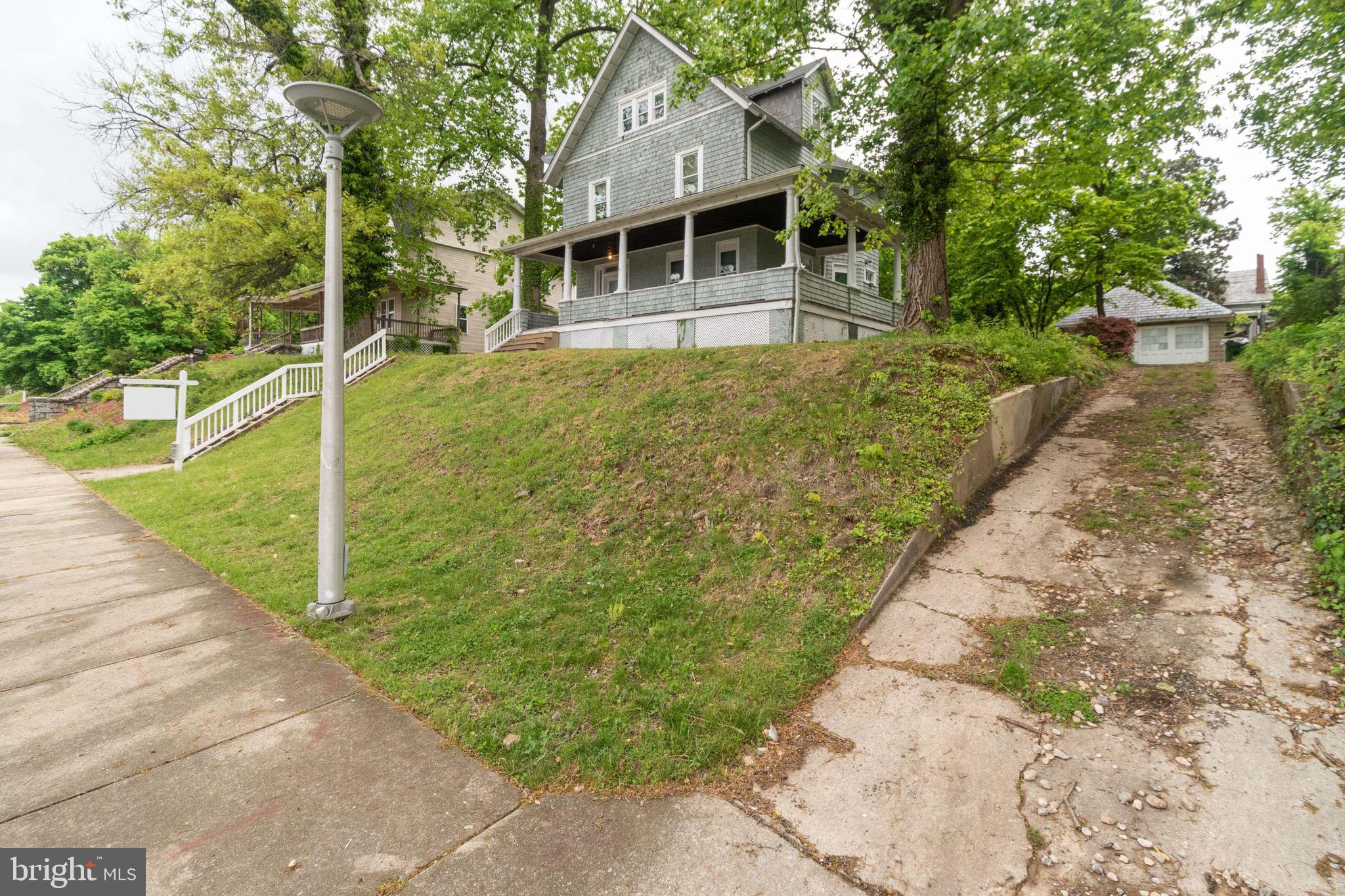 GARWYN OAKS - Residential