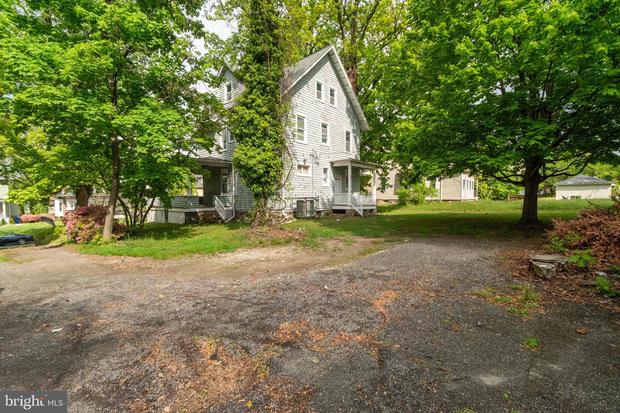 GARWYN OAKS - Residential