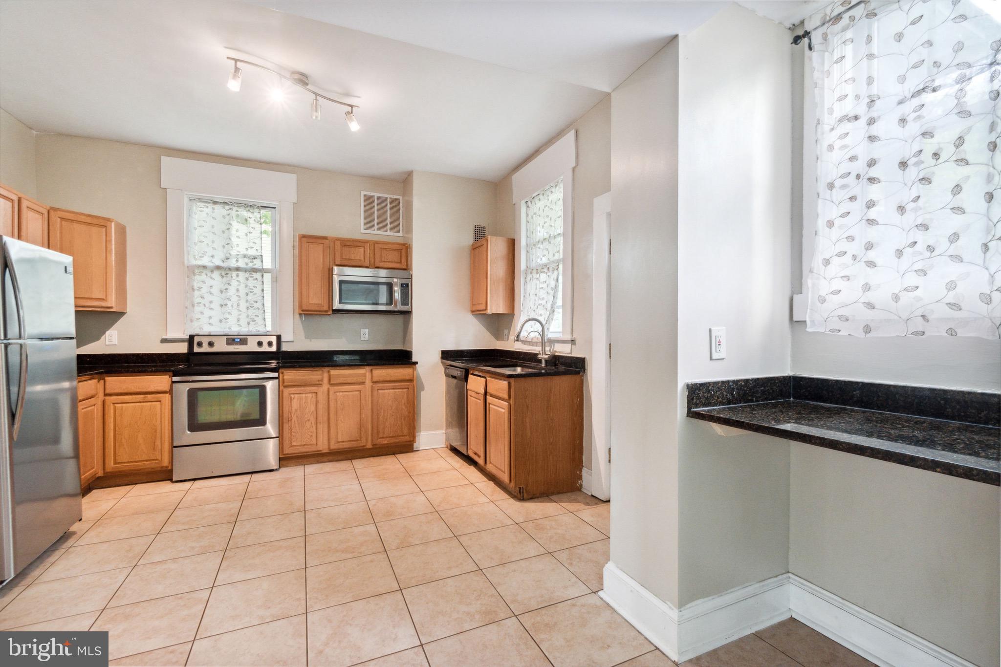 GARWYN OAKS - Residential