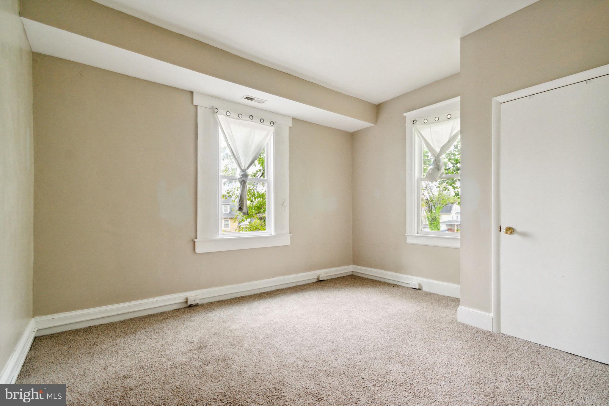 GARWYN OAKS - Residential