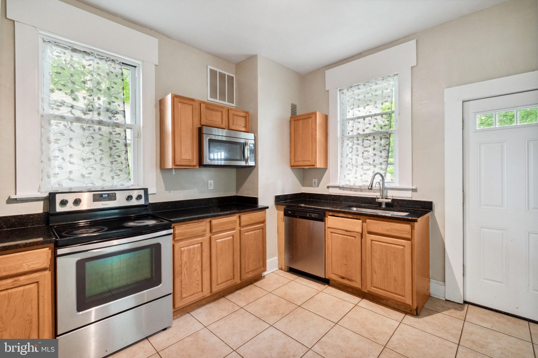 GARWYN OAKS - Residential