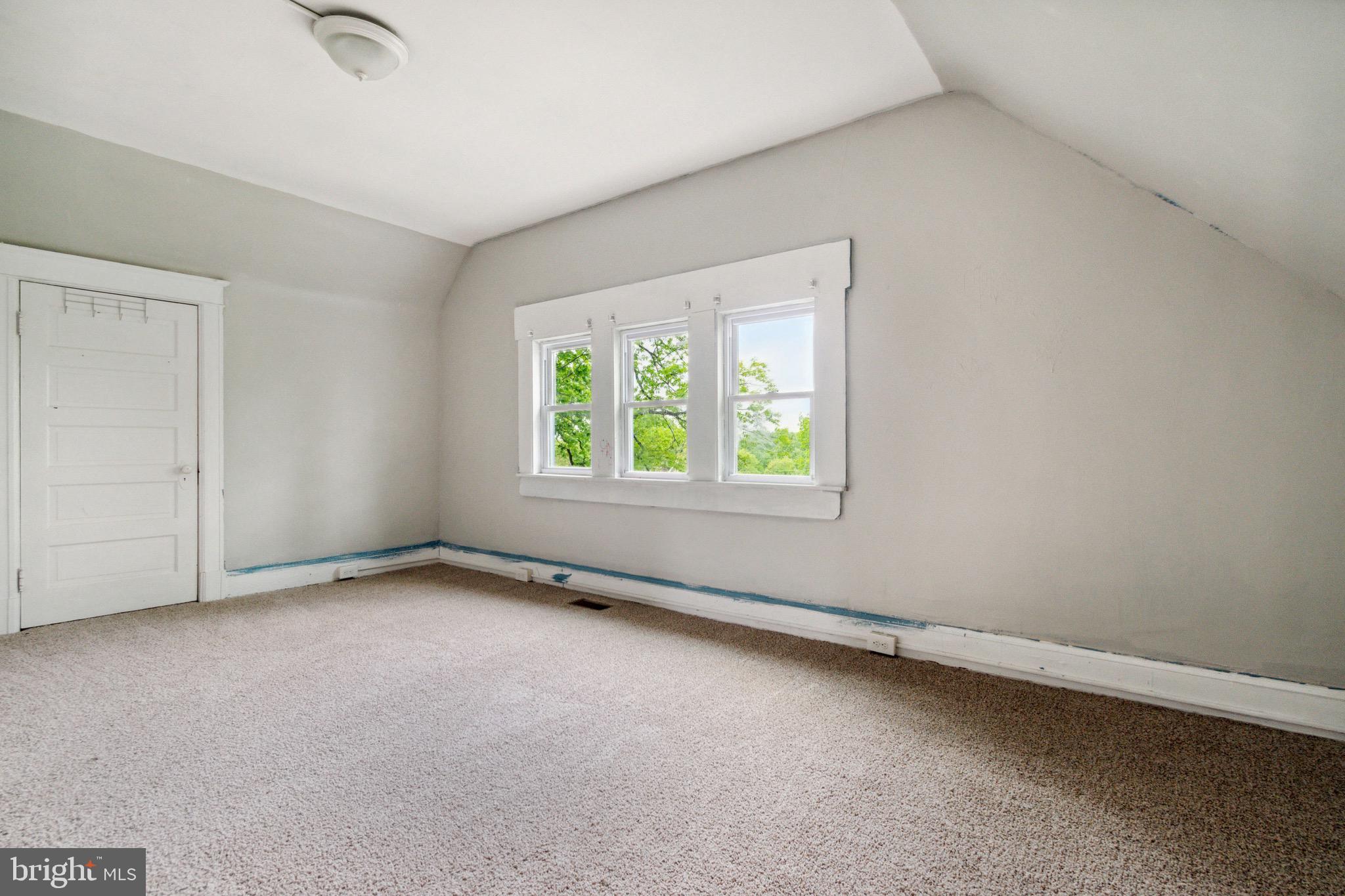 GARWYN OAKS - Residential