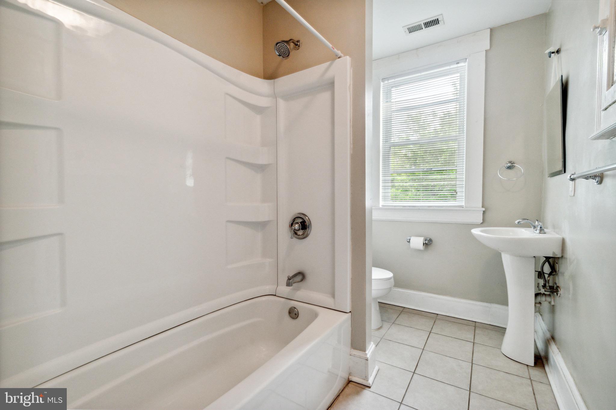 GARWYN OAKS - Residential