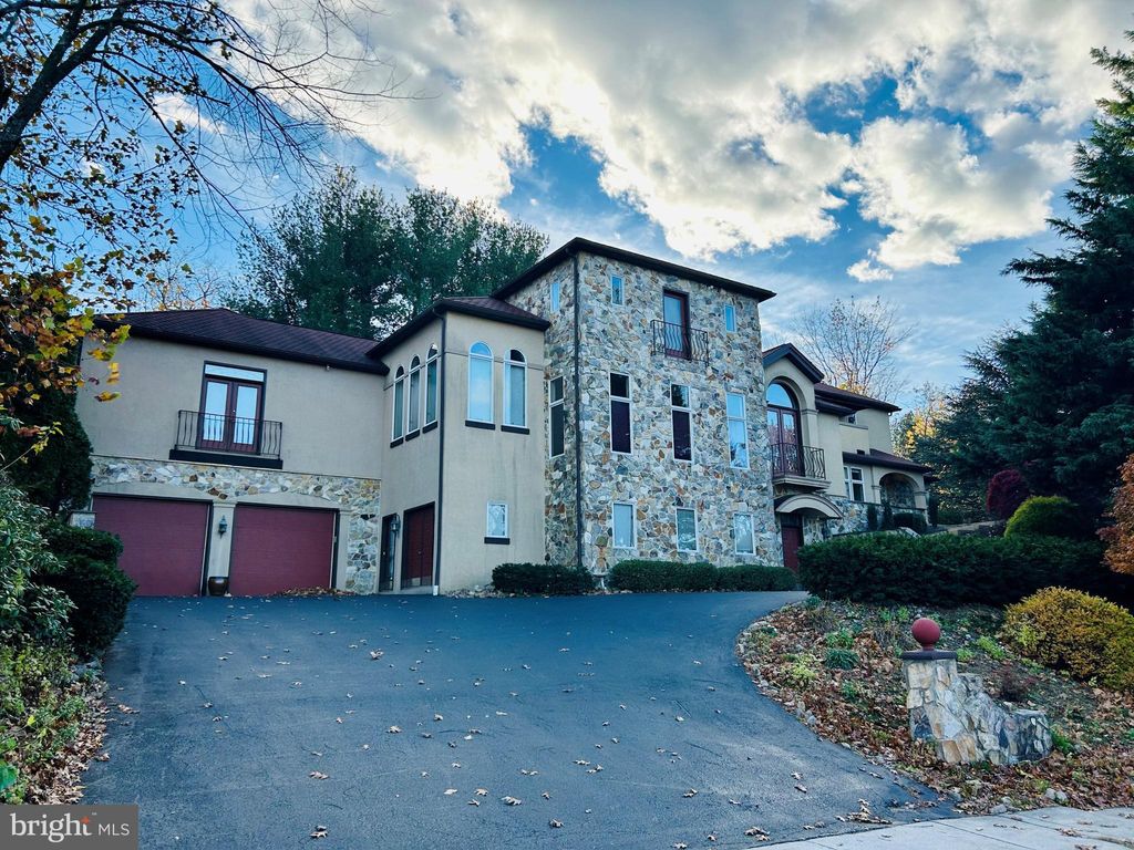 Photo of 101 Robert Road, WYOMISSING, PA 19610 (MLS # PABK2065142)