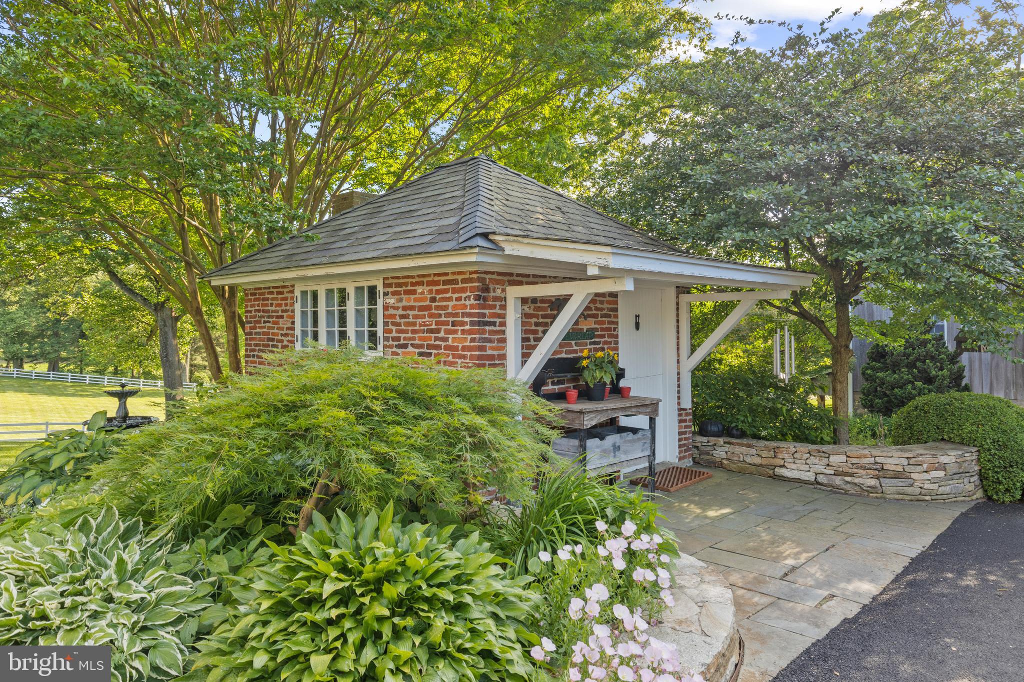 MY LADY'S MANOR - Farm