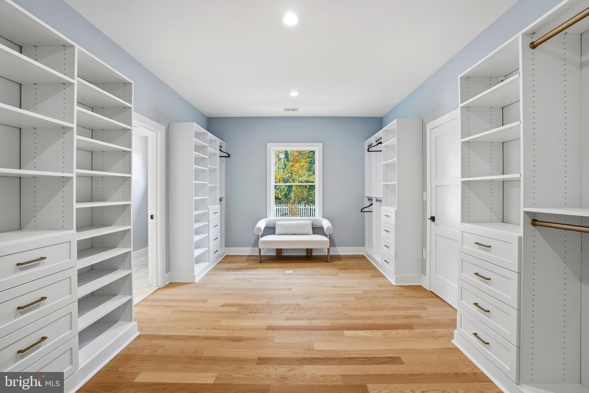 PIMMIT VIEW - Residential