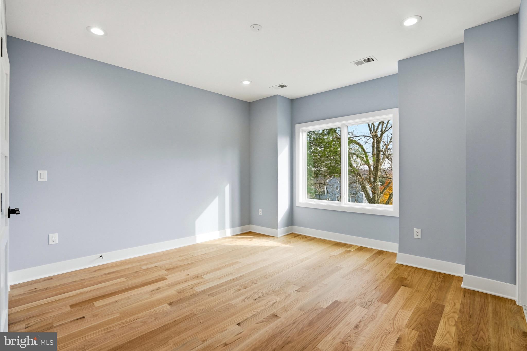 PIMMIT VIEW - Residential