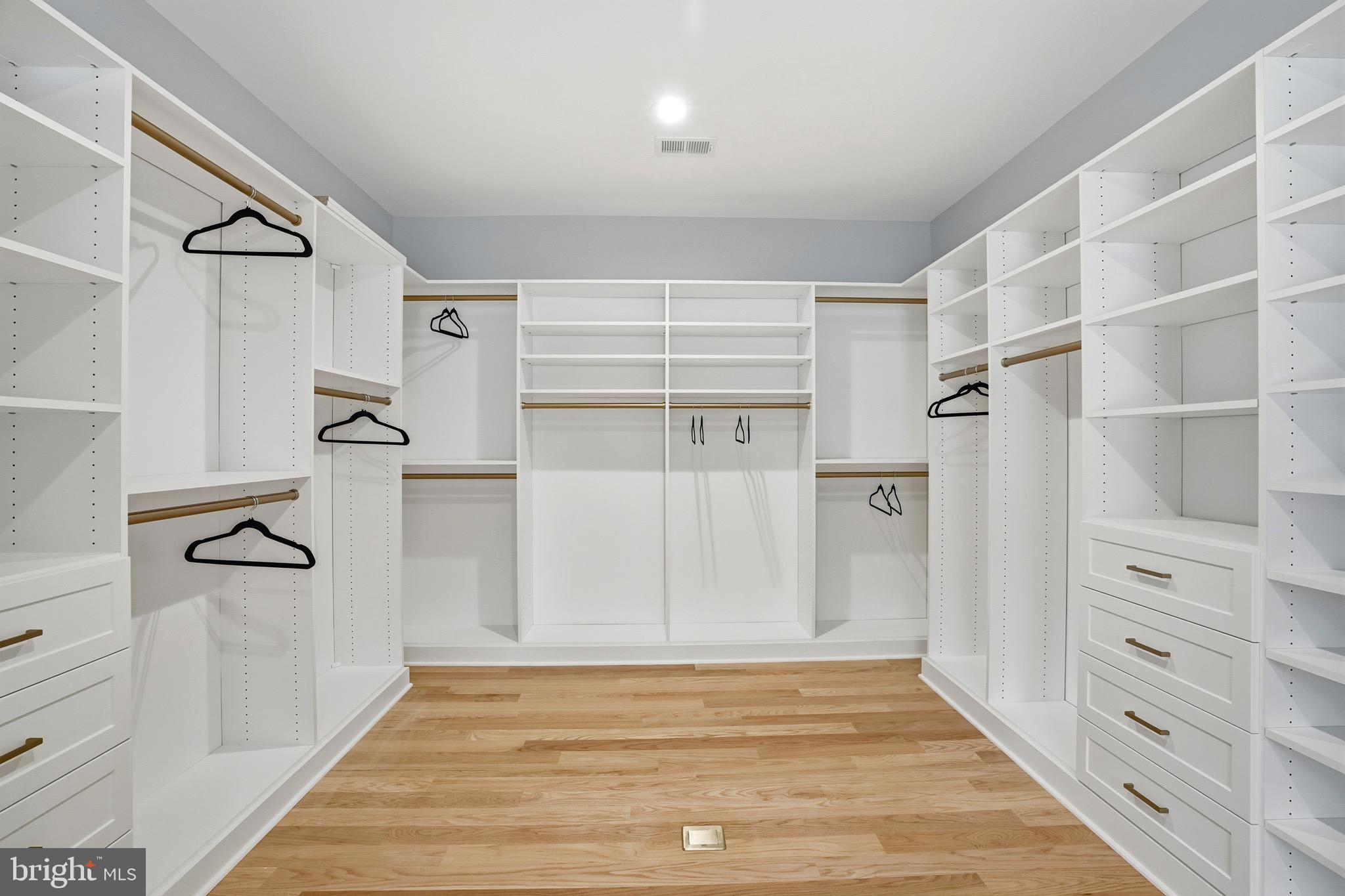 PIMMIT VIEW - Residential