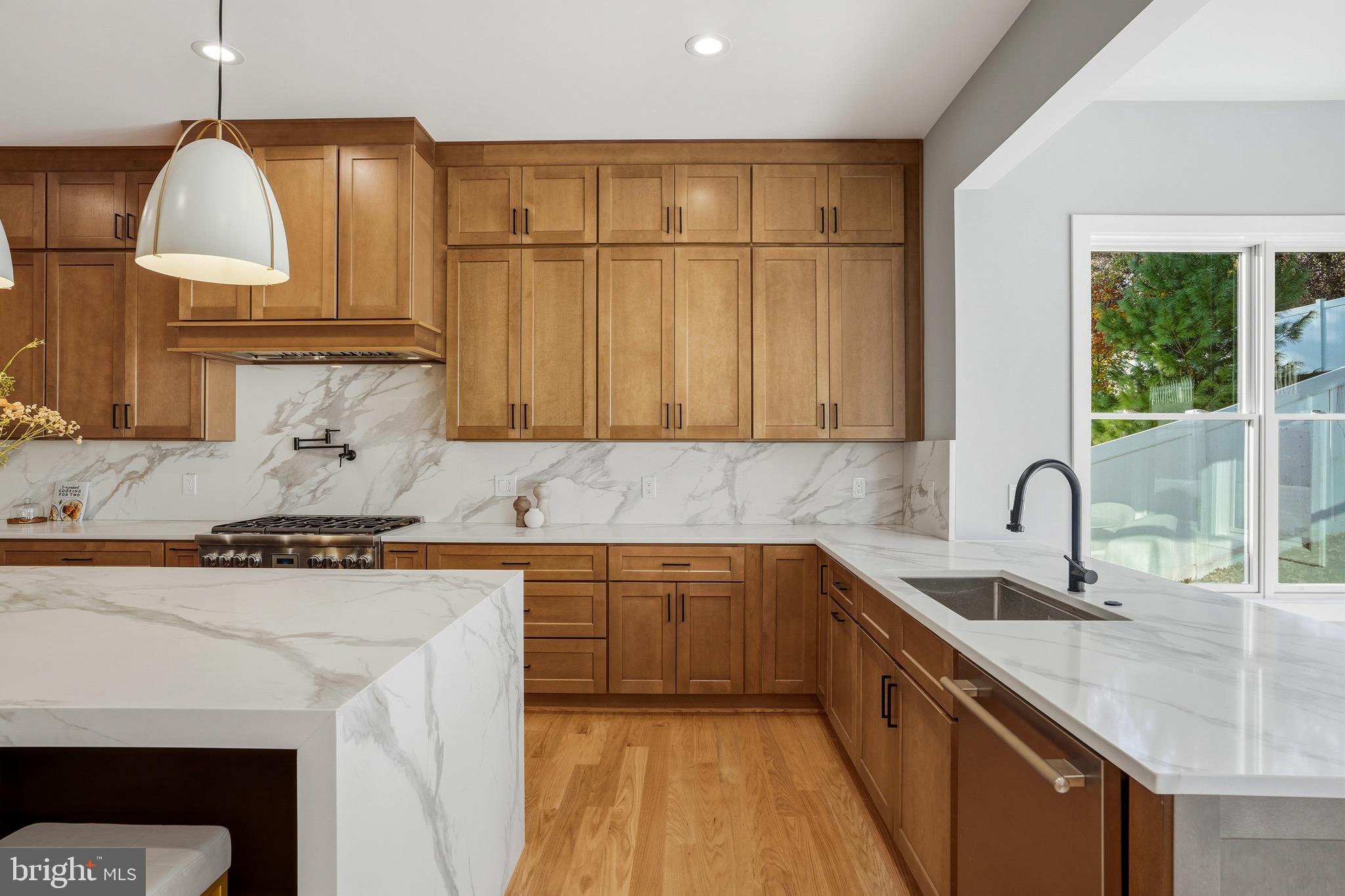 PIMMIT VIEW - Residential