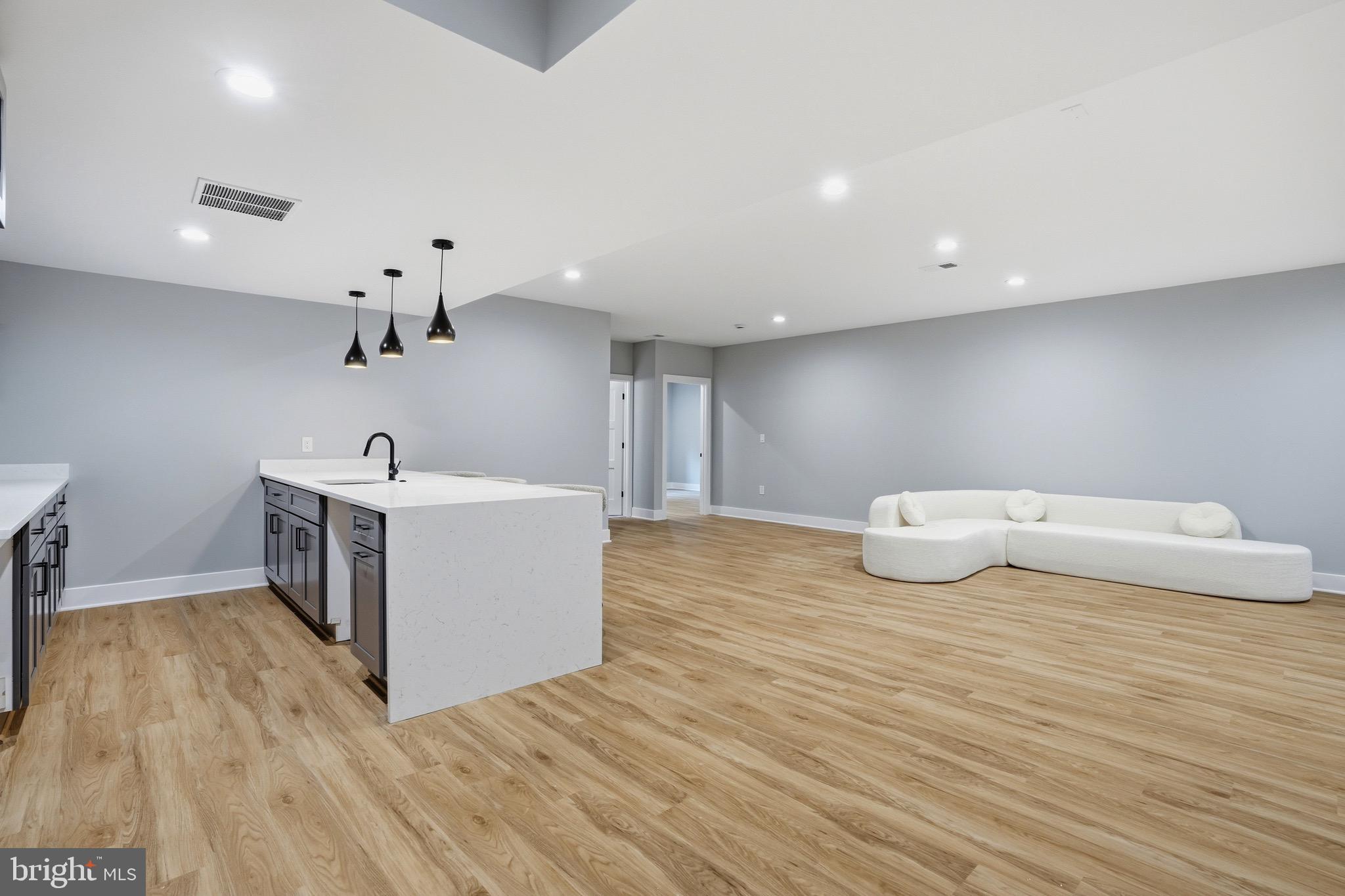 PIMMIT VIEW - Residential