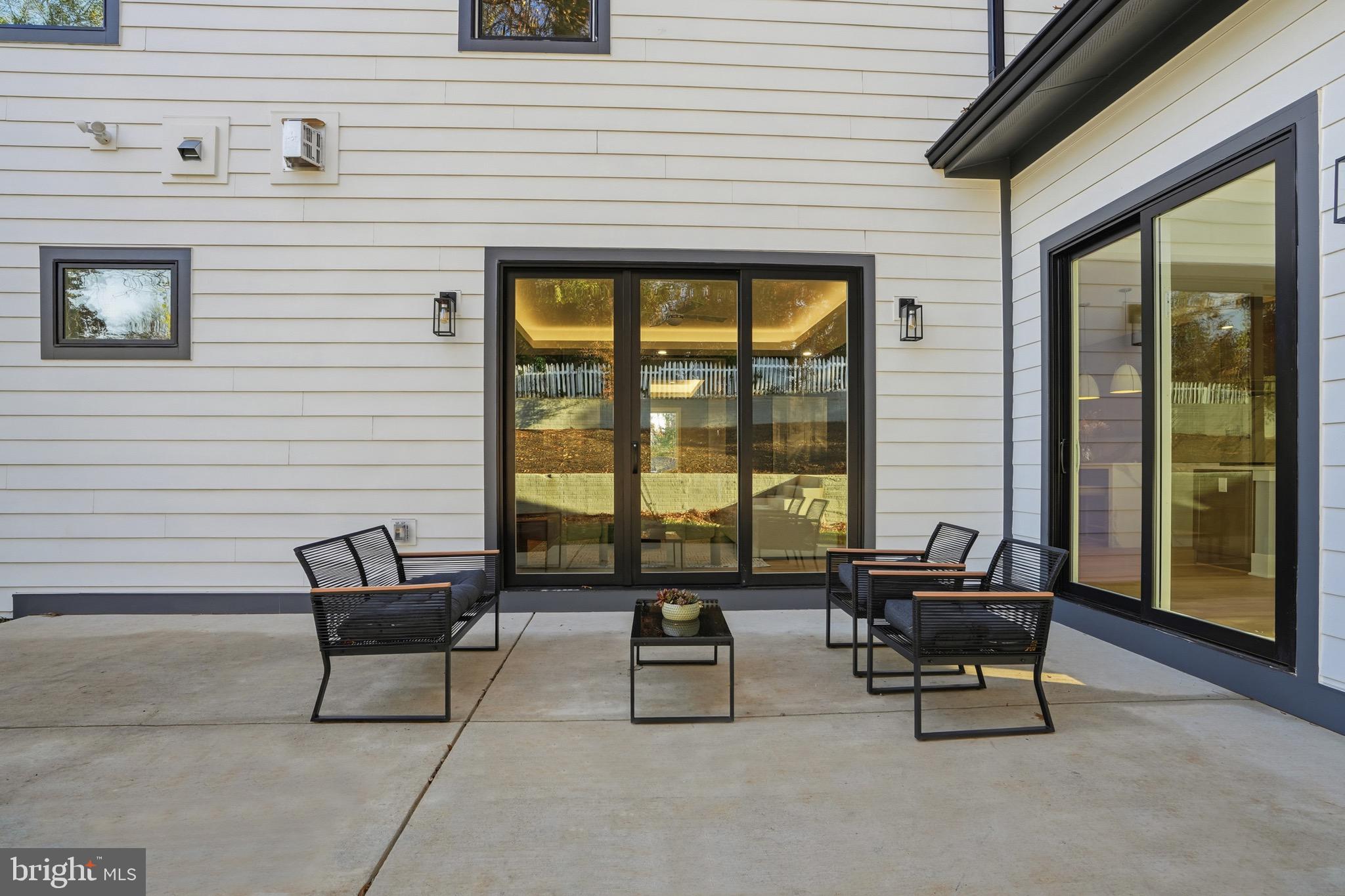 PIMMIT VIEW - Residential