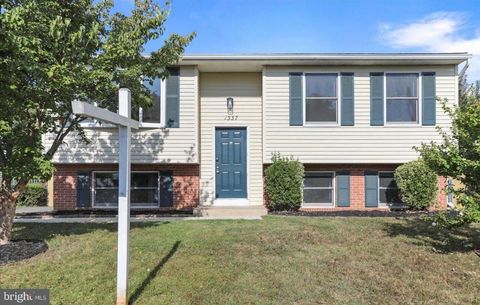 Homes For Sale - 1337 Cedarwood Drive<br/> HAGERSTOWN, MD 21742