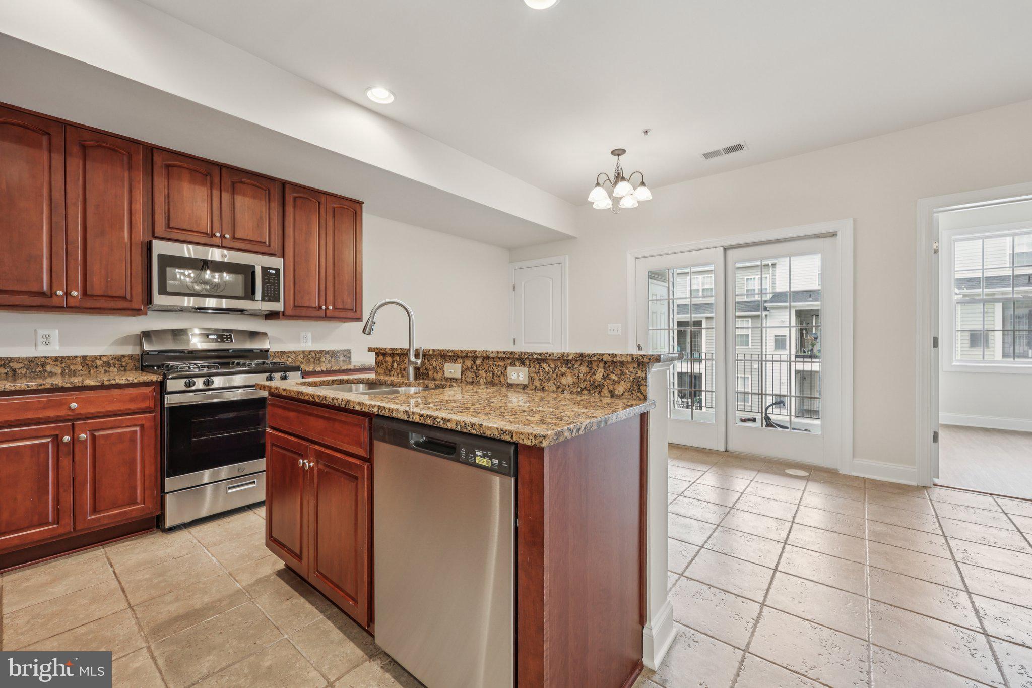 POTOMAC CLUB - Residential