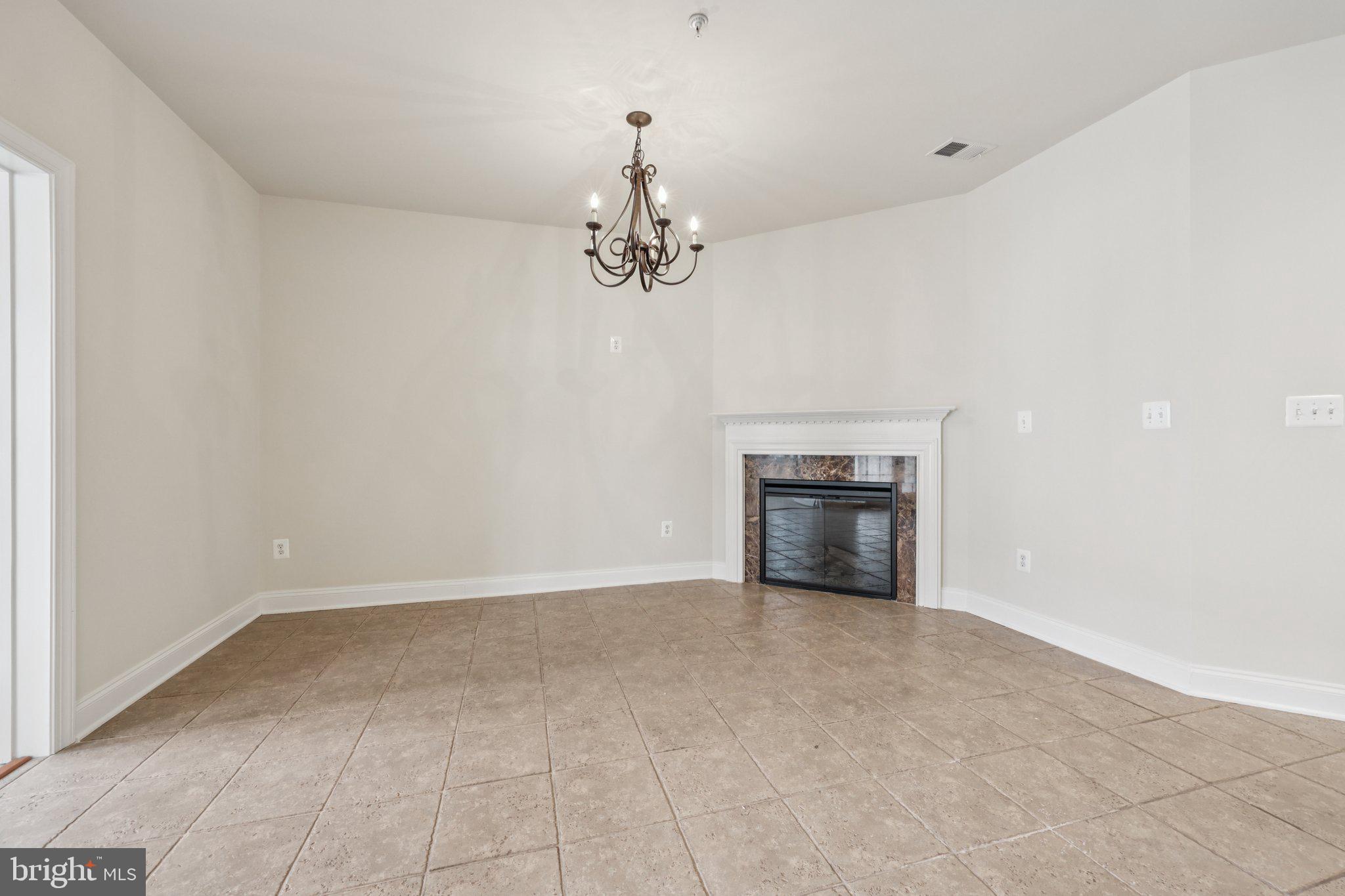 POTOMAC CLUB - Residential