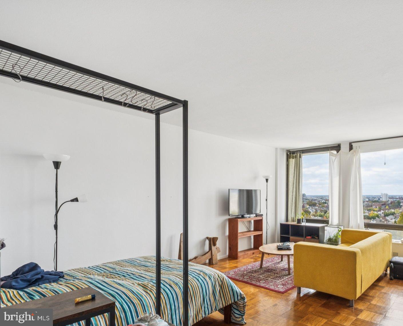 WASHINGTON SQ - Residential