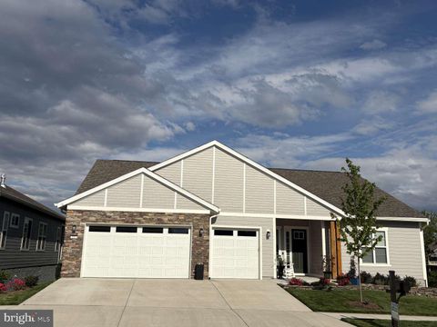 Homes For Sale - 107 Yellow Birch Ct<br/> Frederick County, LAKE FREDERICK, VA 22630