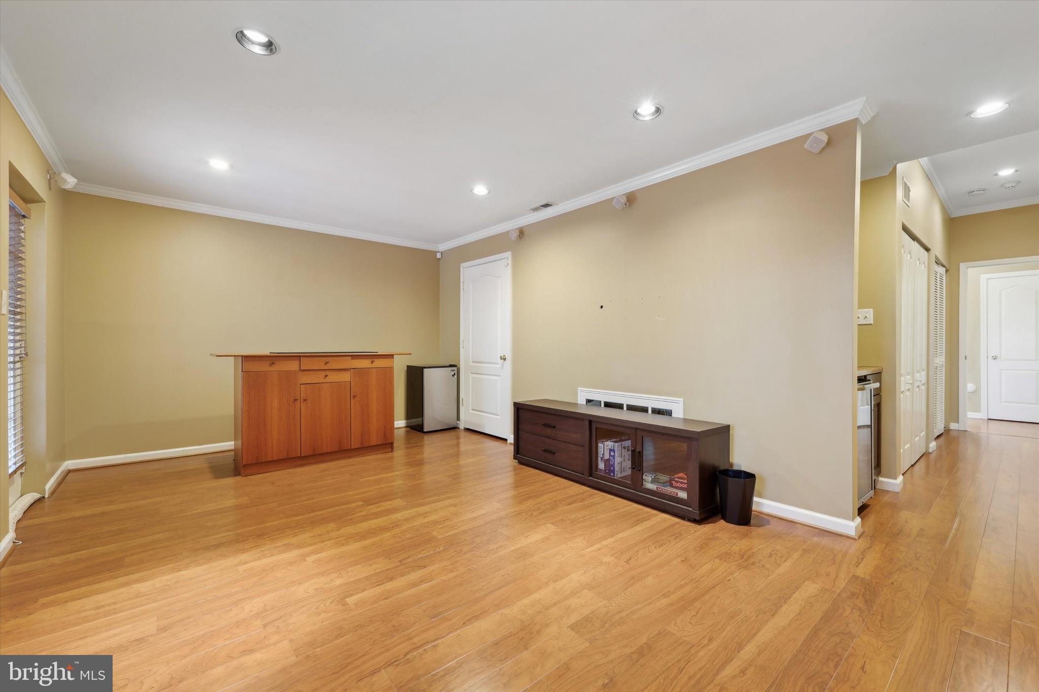 CEDAR POINTE - Residential