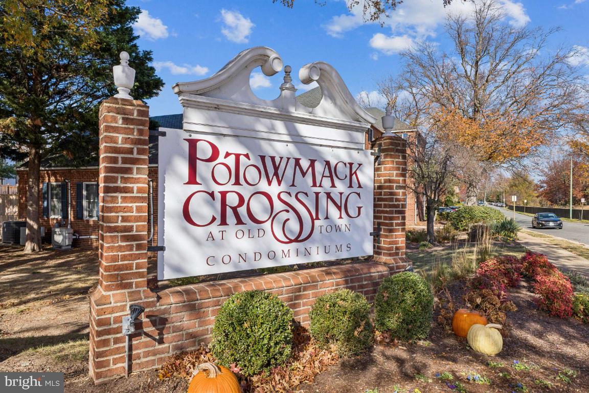 1620 W ABINGDON DRIVE W 301