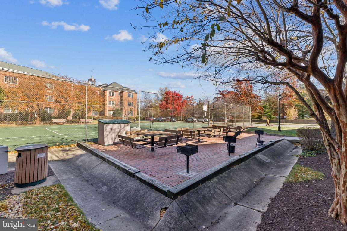 POTOWMACK CROSSING - Residential