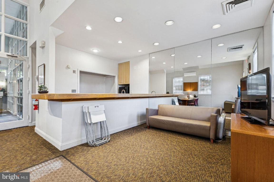 POTOWMACK CROSSING - Residential