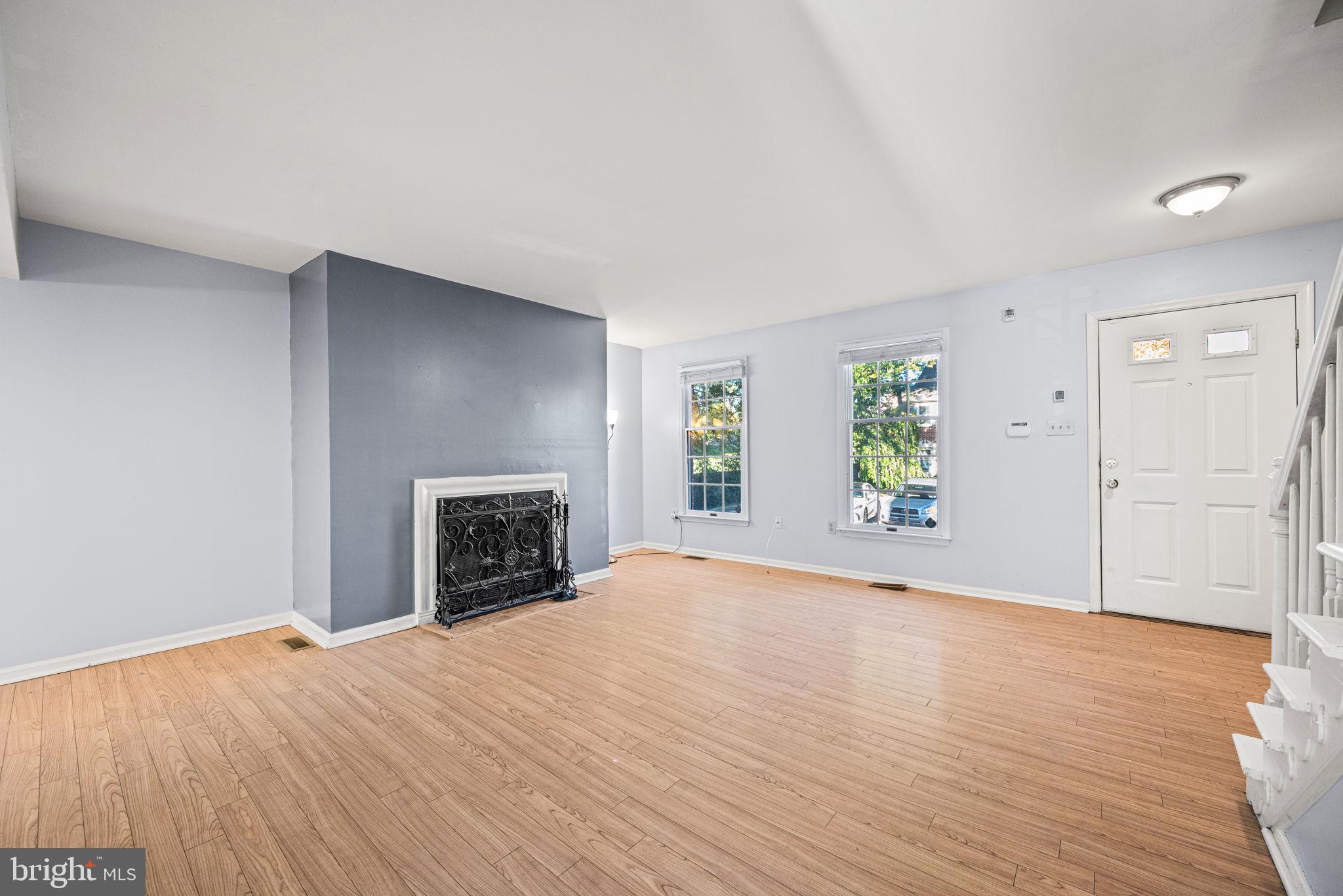 EAST FALLS - Residential Lease