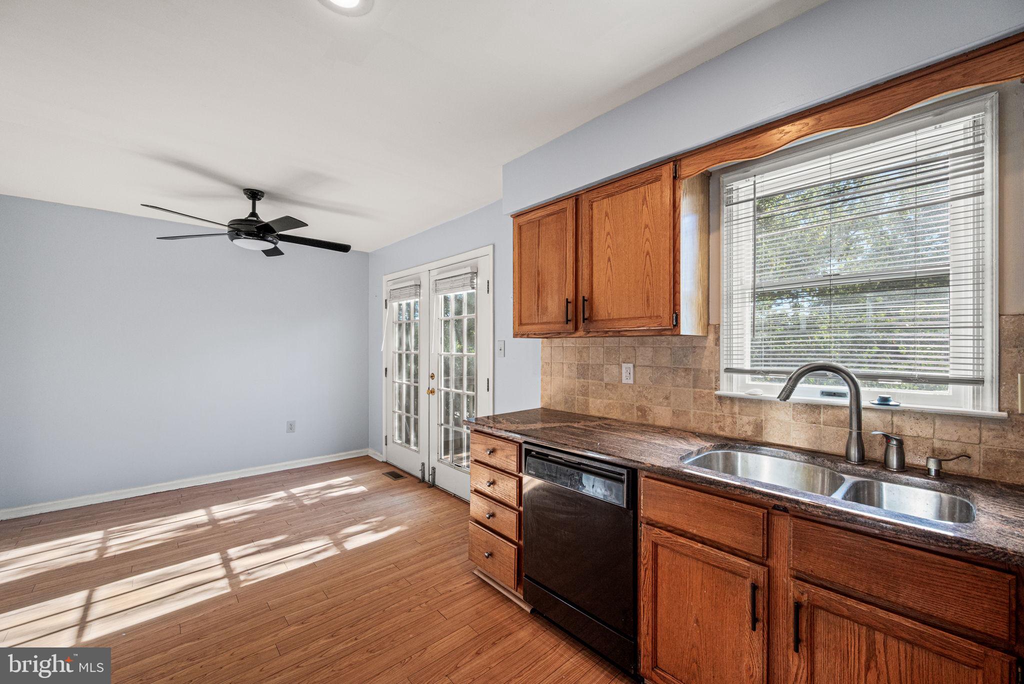 EAST FALLS - Residential Lease