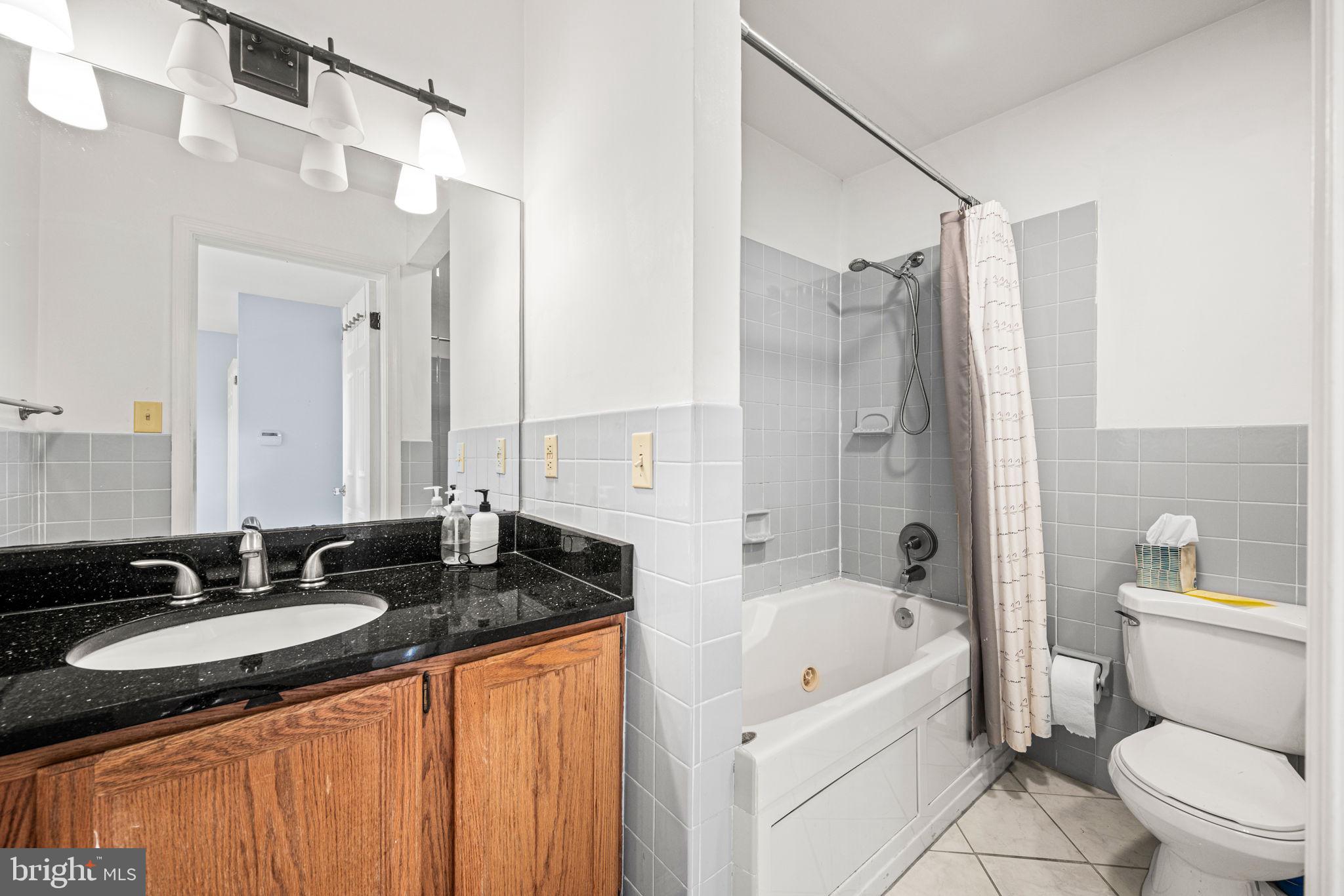 EAST FALLS - Residential Lease