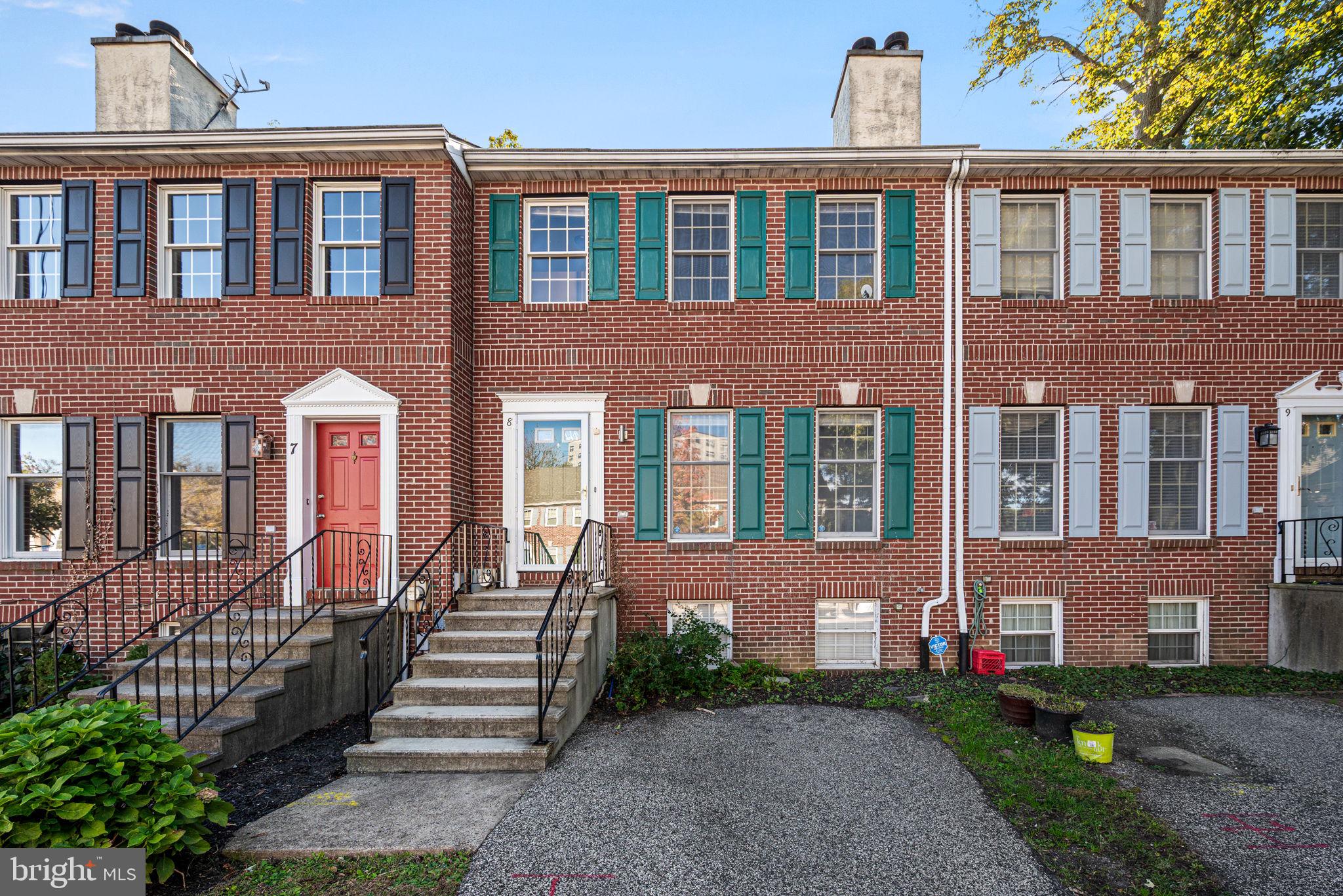 EAST FALLS - Residential Lease