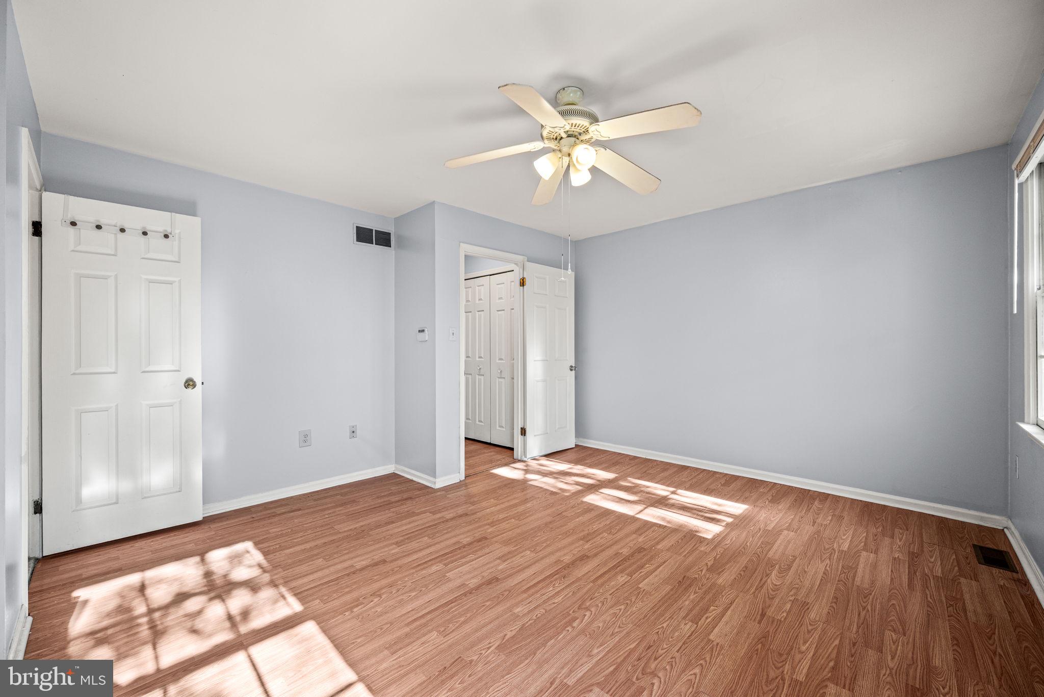 EAST FALLS - Residential Lease