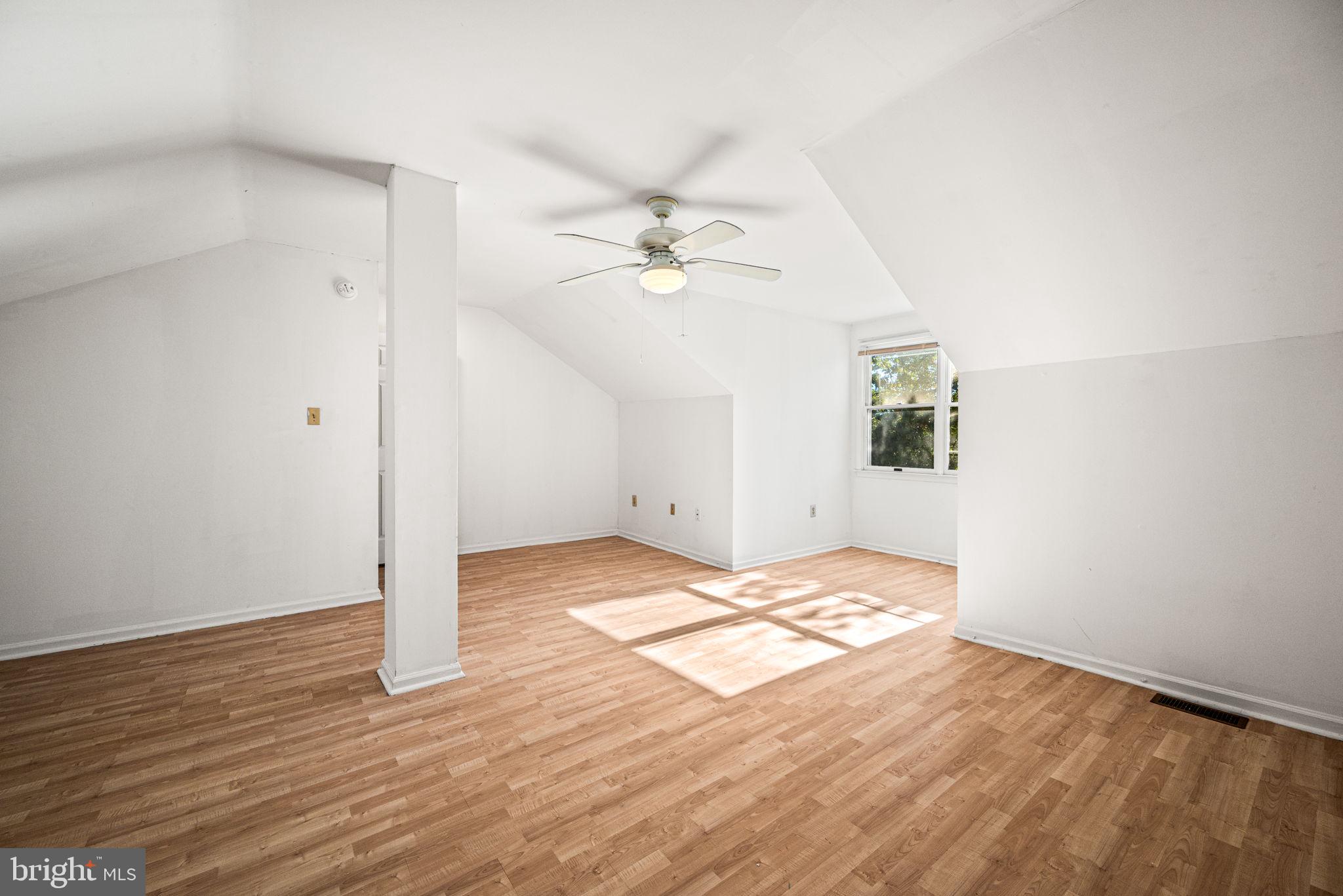 EAST FALLS - Residential Lease