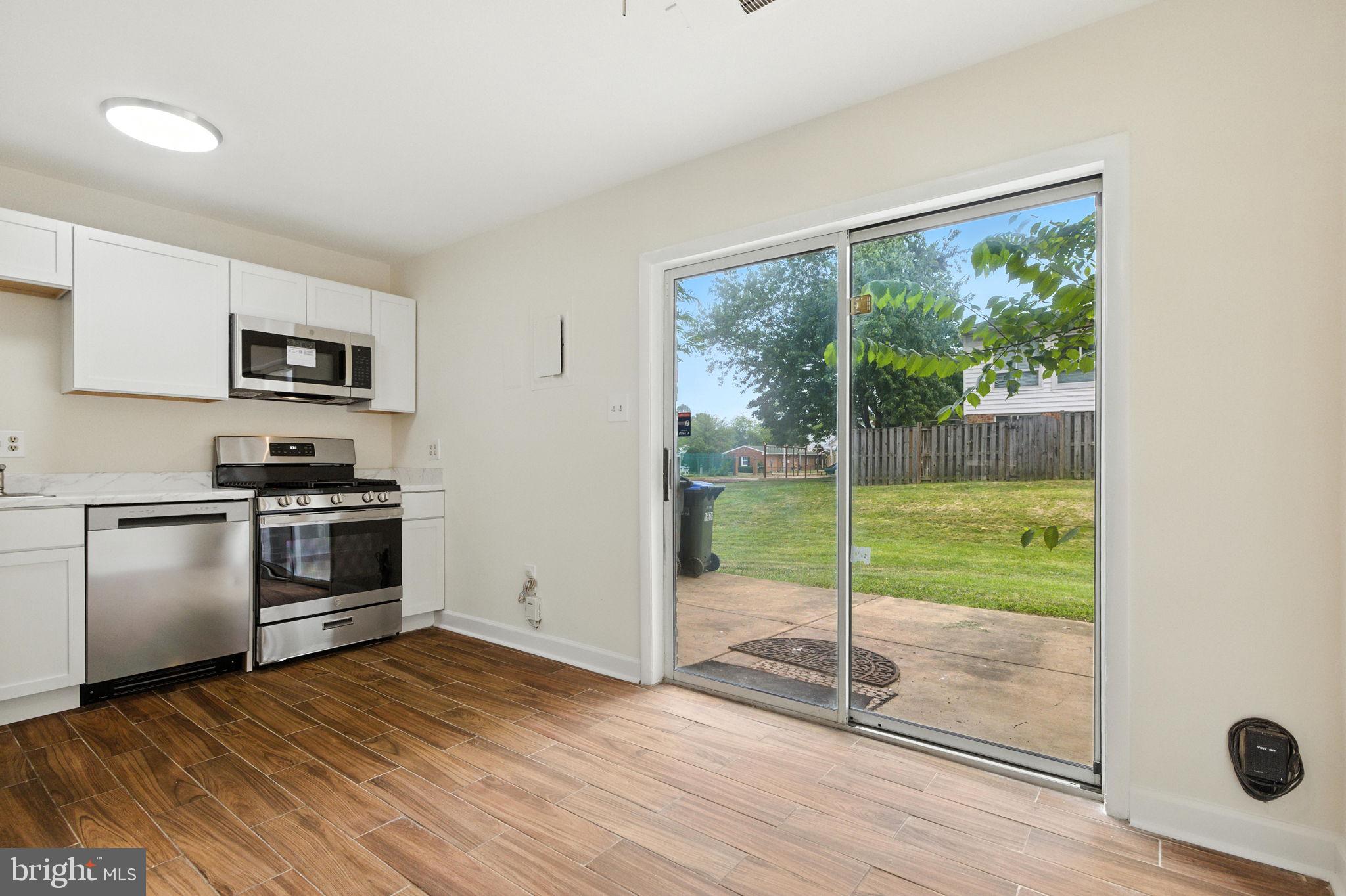 REFLECTION LAKE - Residential