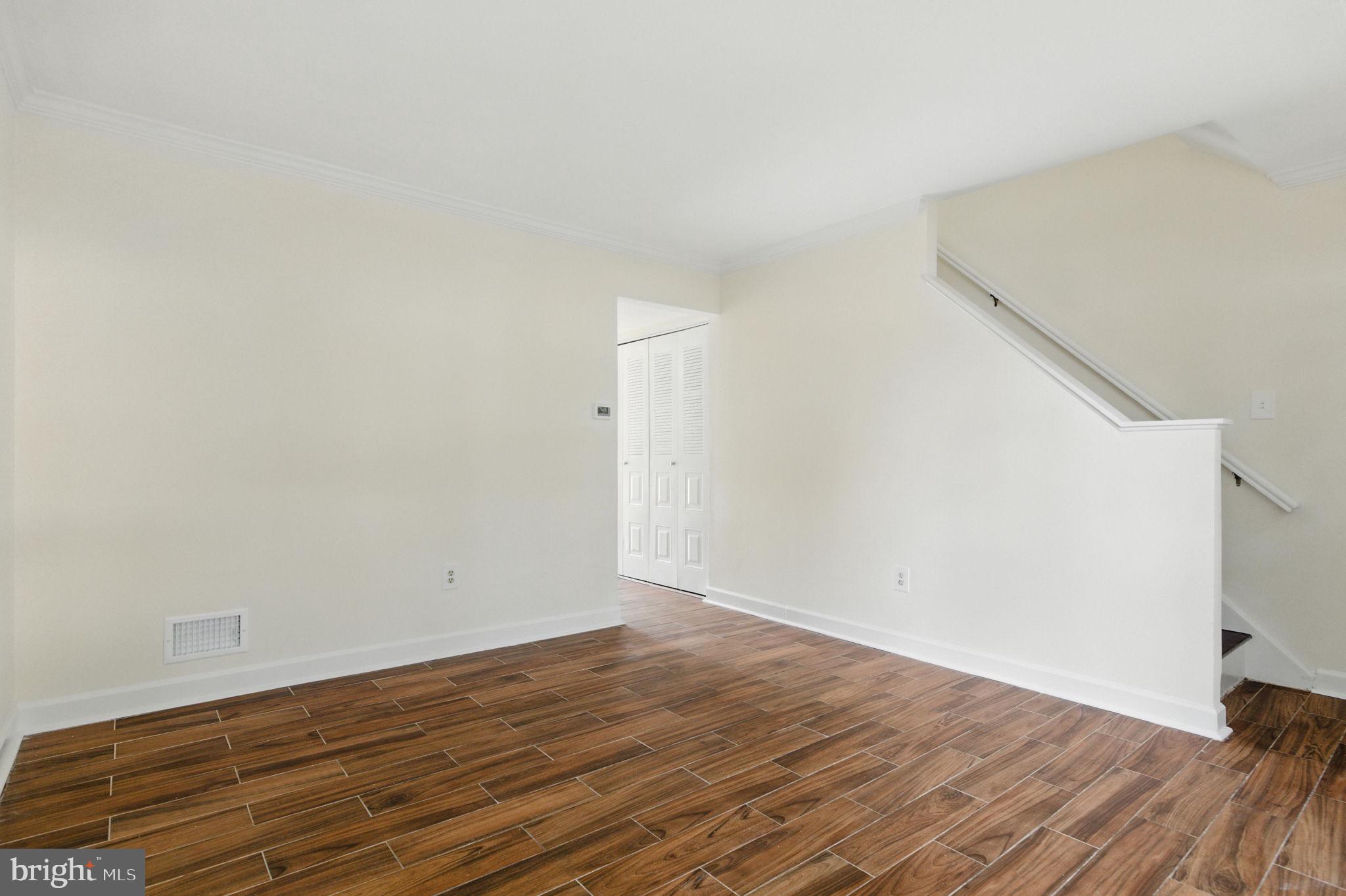 REFLECTION LAKE - Residential