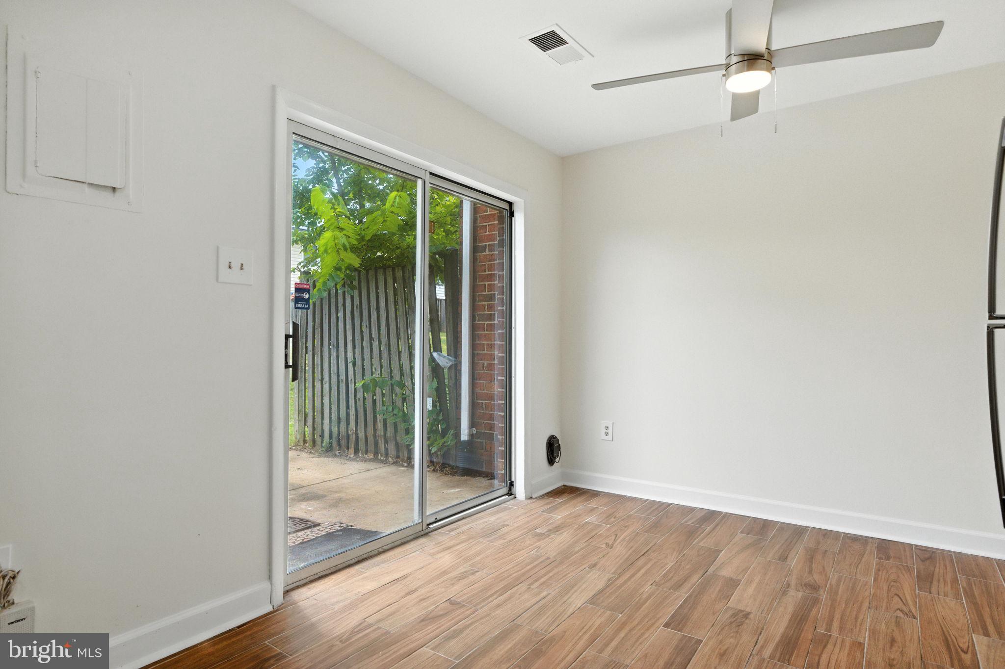 REFLECTION LAKE - Residential