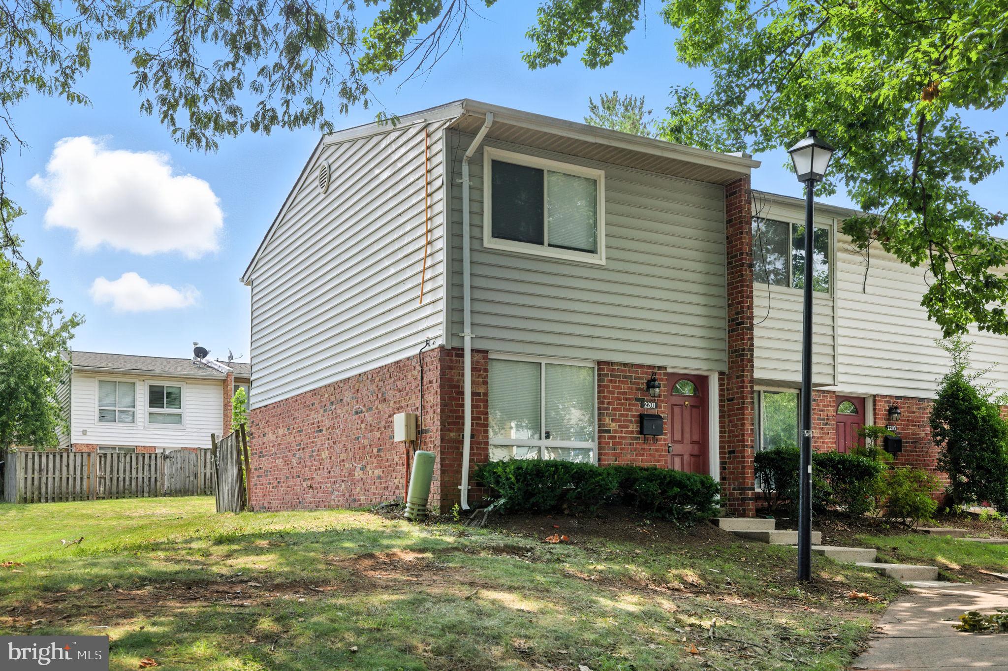 2201 CHAMBLEE PLACE
