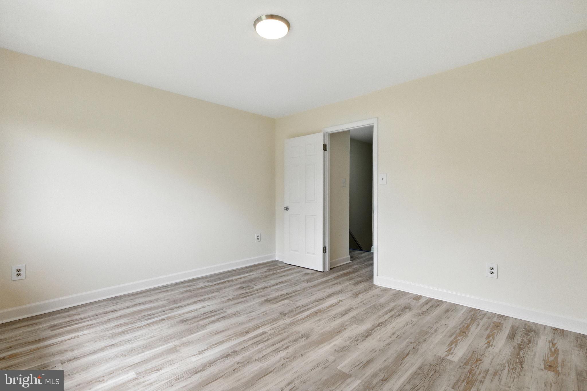 REFLECTION LAKE - Residential