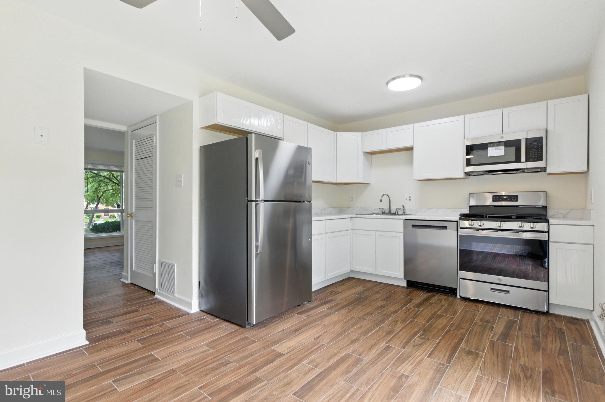 REFLECTION LAKE - Residential