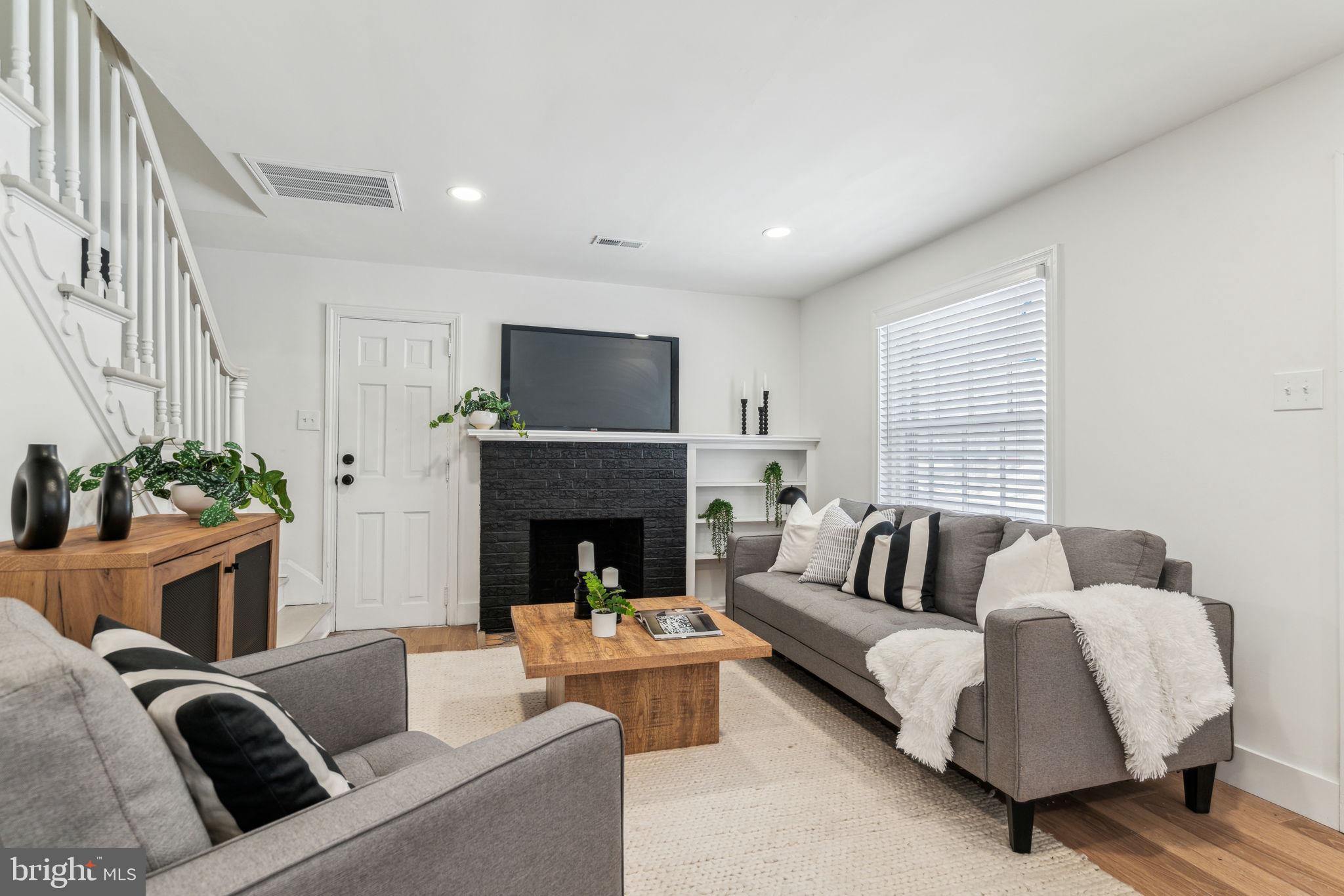 ROSEDALE - Residential