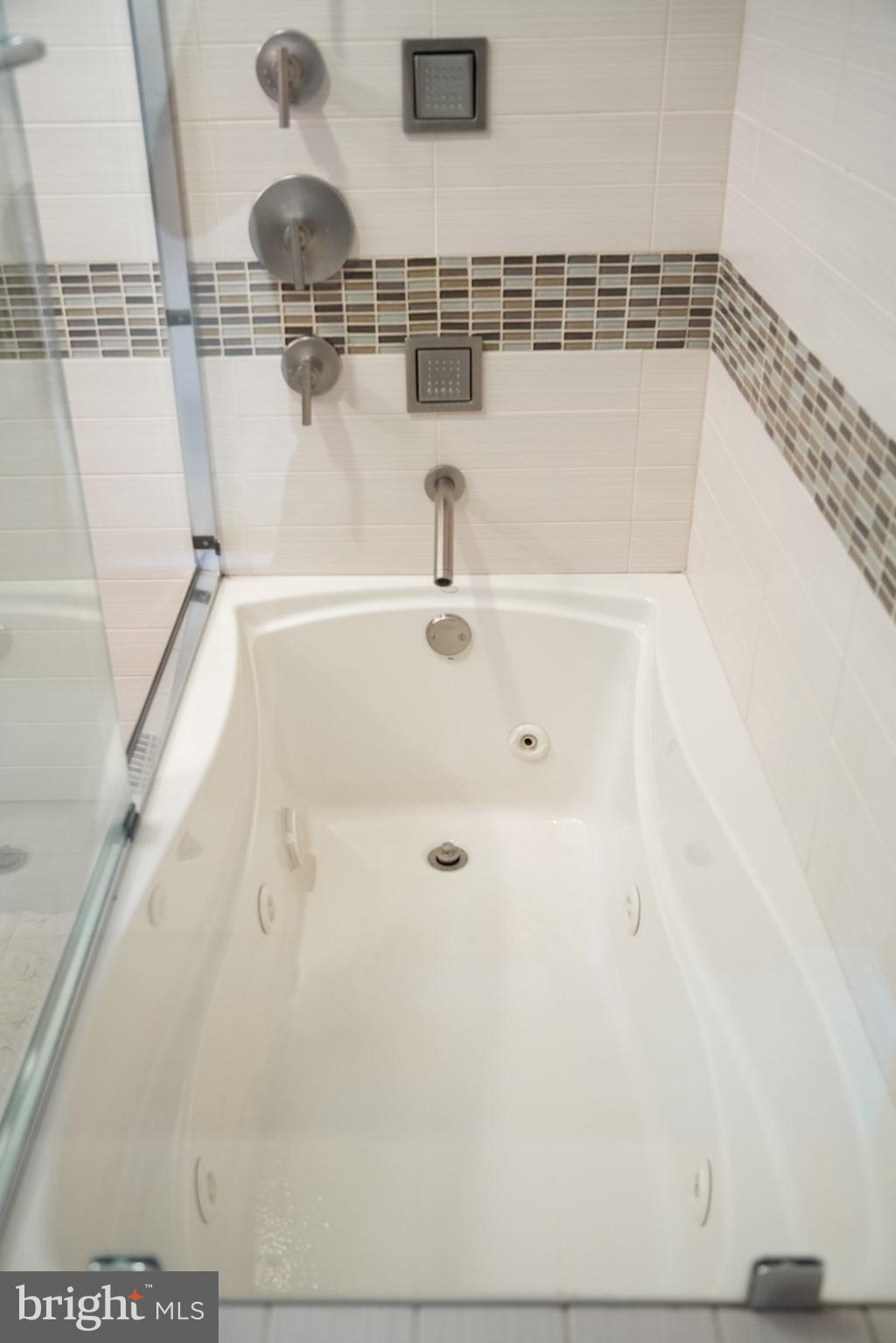 OLD CITY - Residential Lease