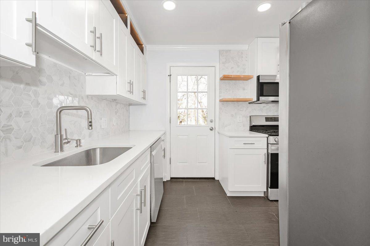 VIERS MILL VILLAGE - Residential