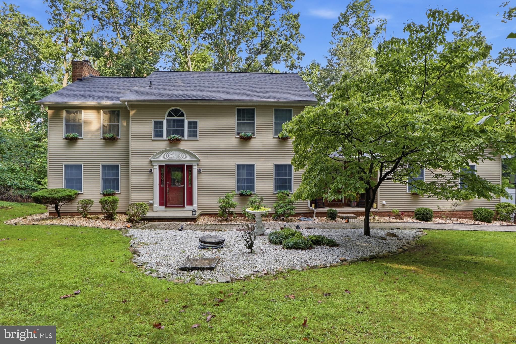 801 MOUNTAIN COURT
