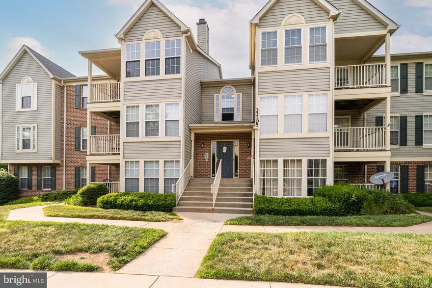 Cozy condo unit less than a mile away from i-270. Everything is new in this home except the floors! Brand new kitchen with granite counter tops and stainless steel appliances. BOTH bathrooms have been renovated too.
HVAC is 2 years old and water heater is one year old.

The comfy balcony faces tress and foliage for that peaceful morning coffee or relaxing nightcap.

Owner would like to be able to access unit once every 6 months in order to change filters and perform other maintenance tasks.