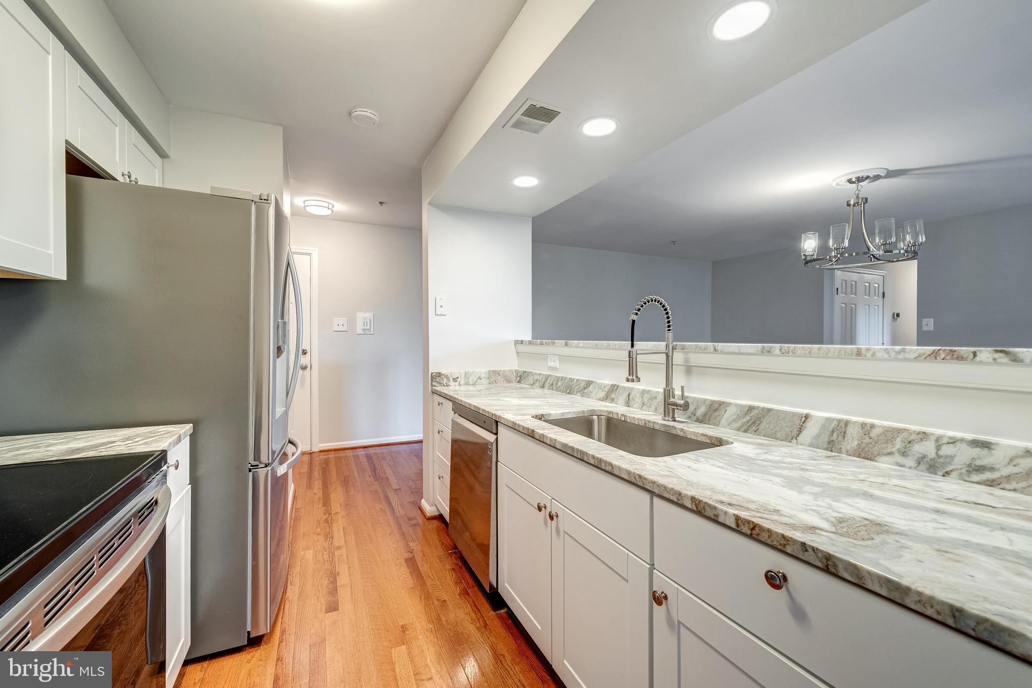 SENECA KNOLLS CODM - Residential Lease