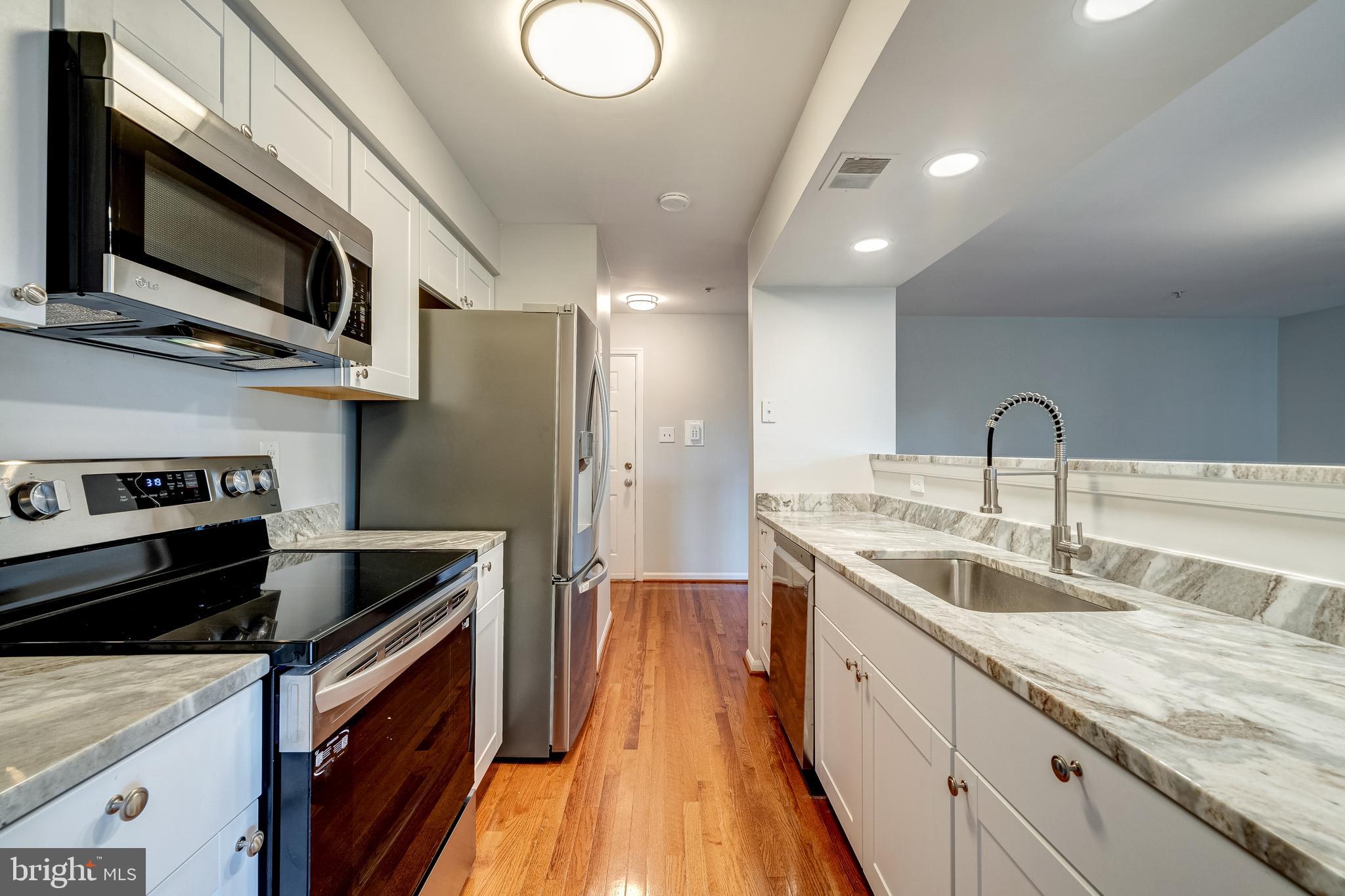 SENECA KNOLLS CODM - Residential Lease