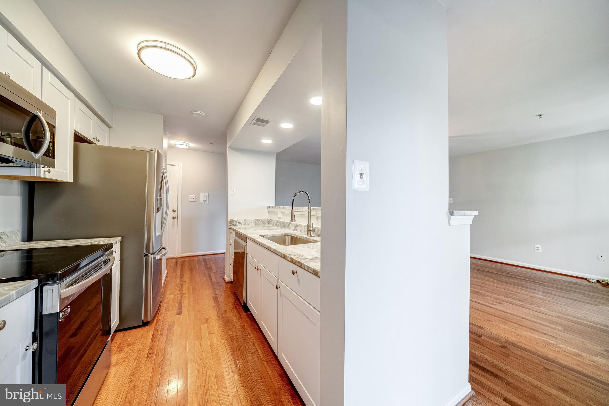 SENECA KNOLLS CODM - Residential Lease