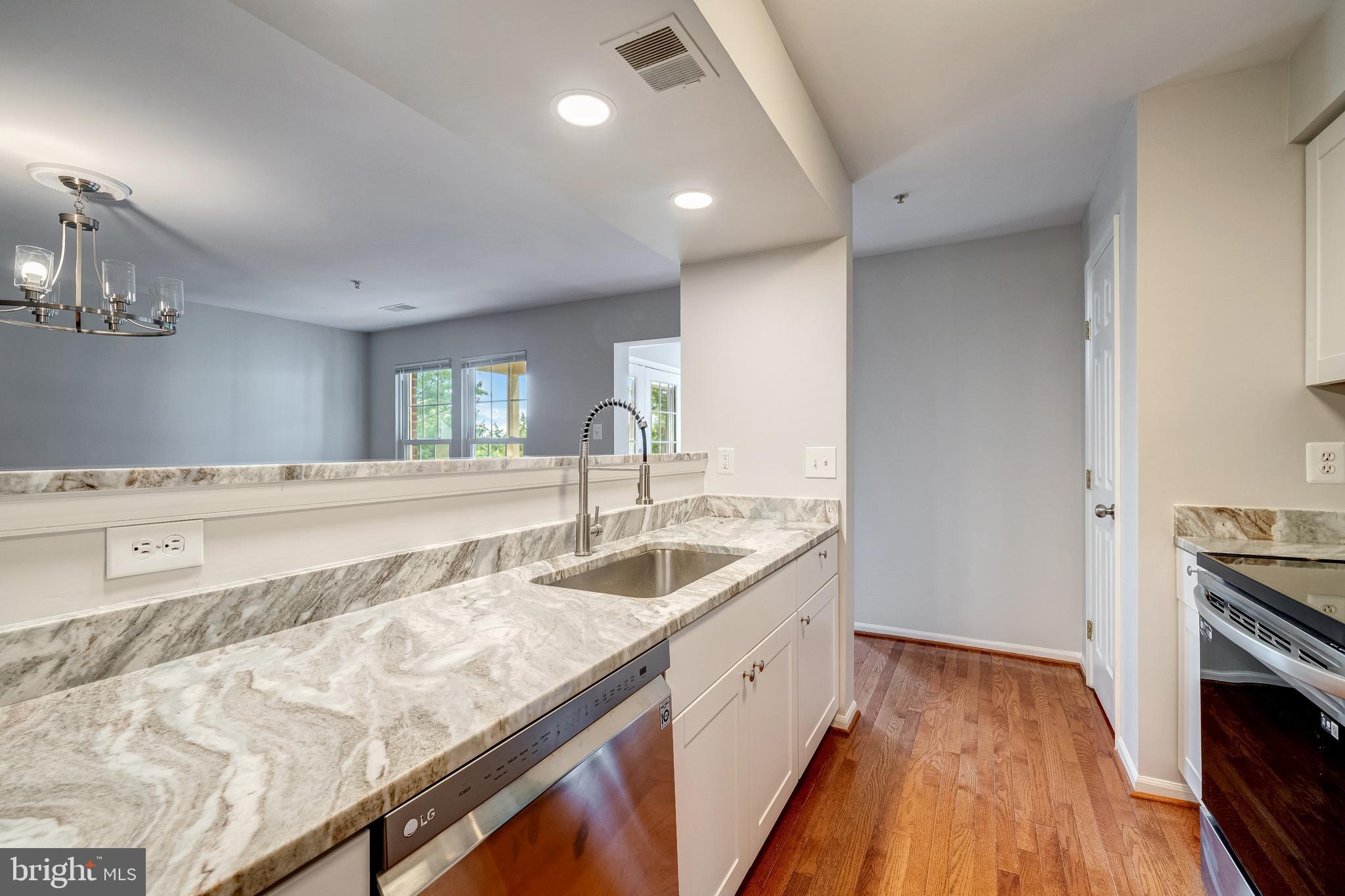 SENECA KNOLLS CODM - Residential Lease