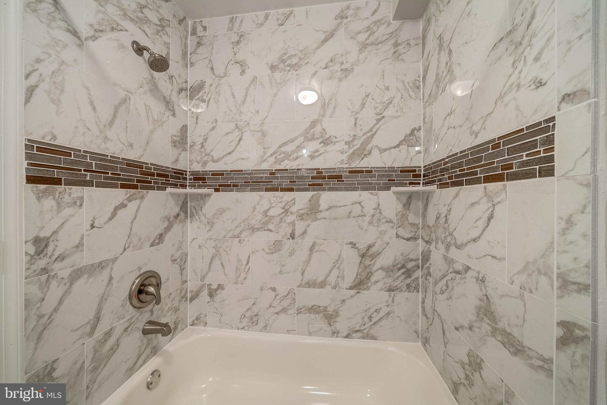 SENECA KNOLLS CODM - Residential Lease