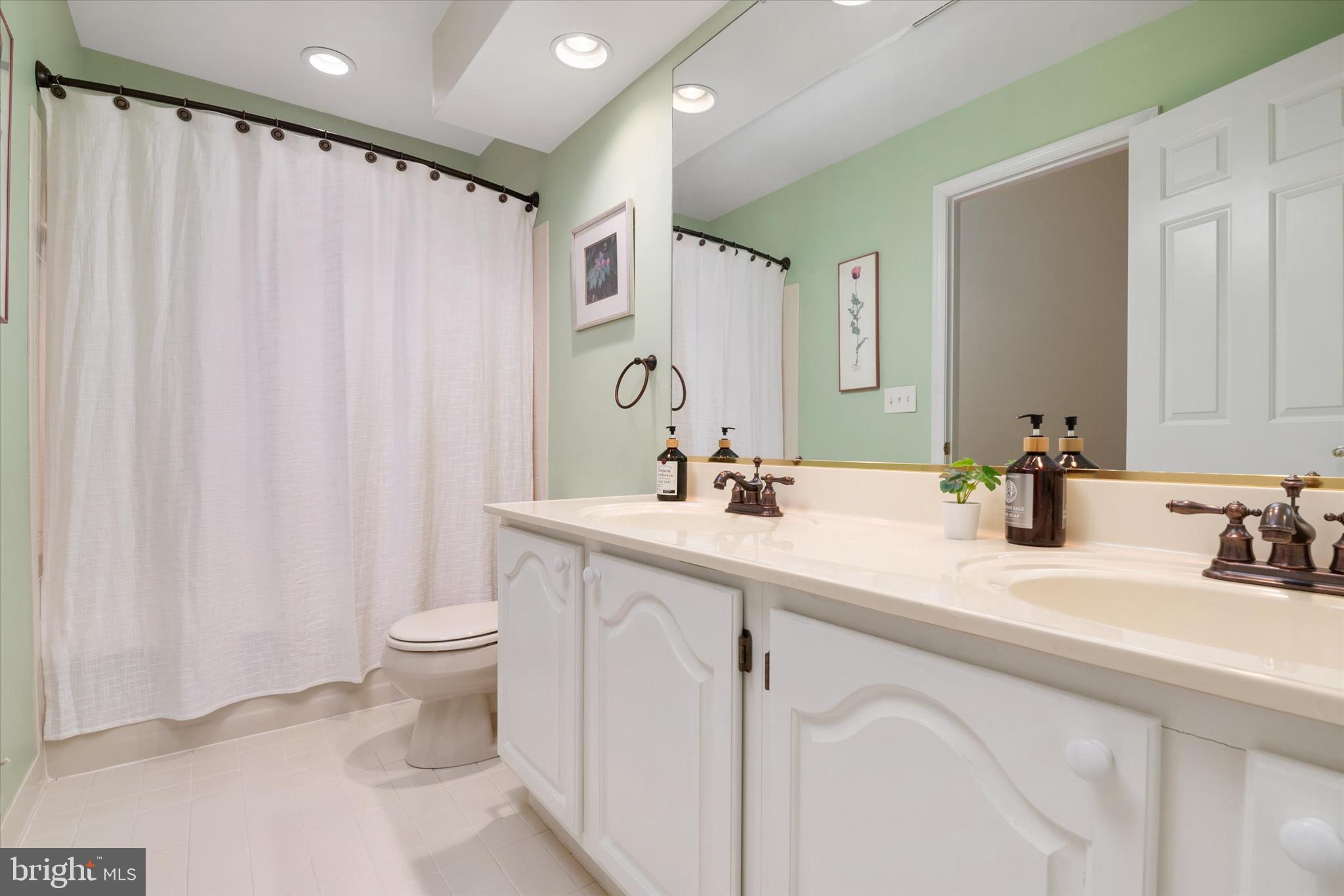 RIVA TRACE - Residential