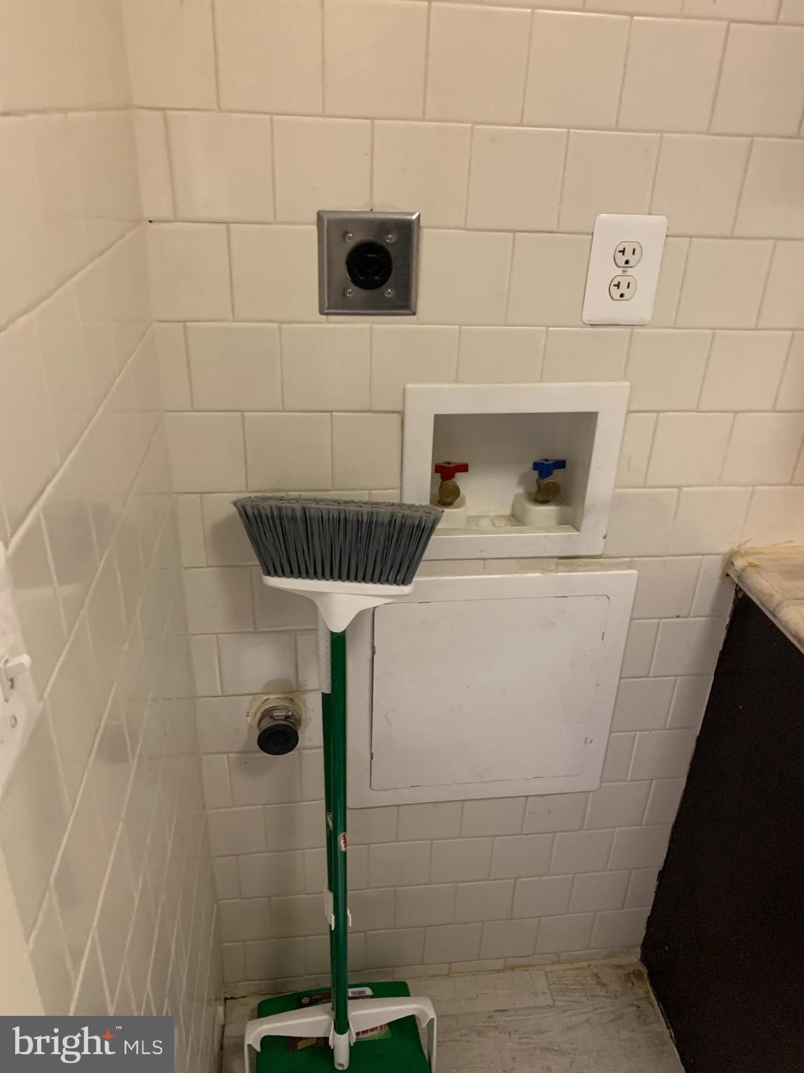 OCCOQUAN RIDGE - Residential Lease