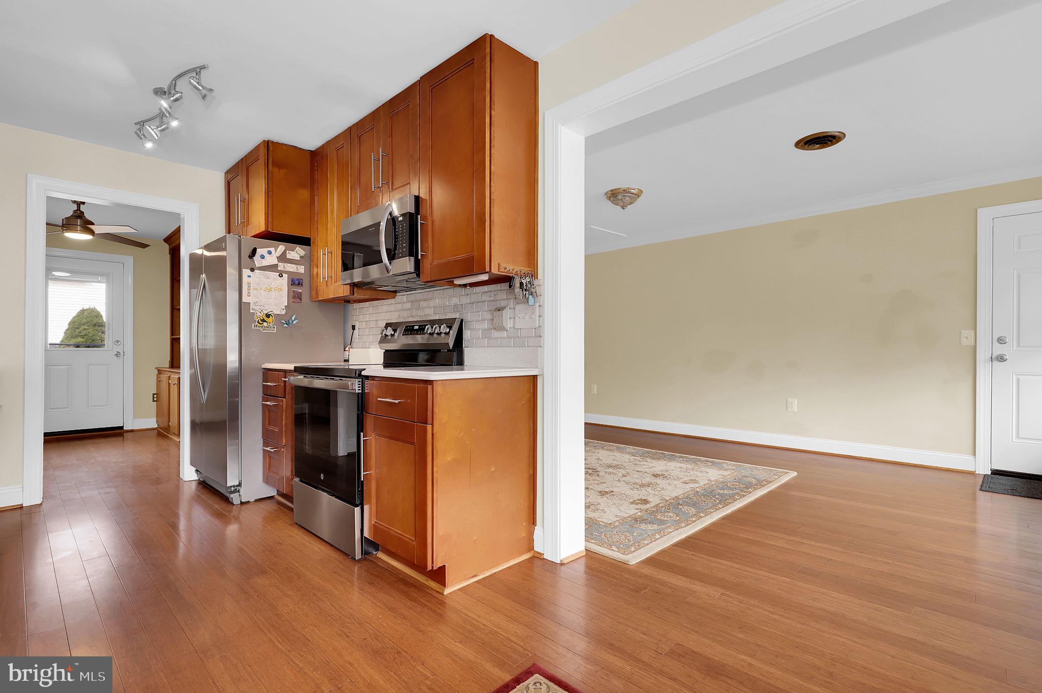 DAMASCUS OUTSIDE - Residential