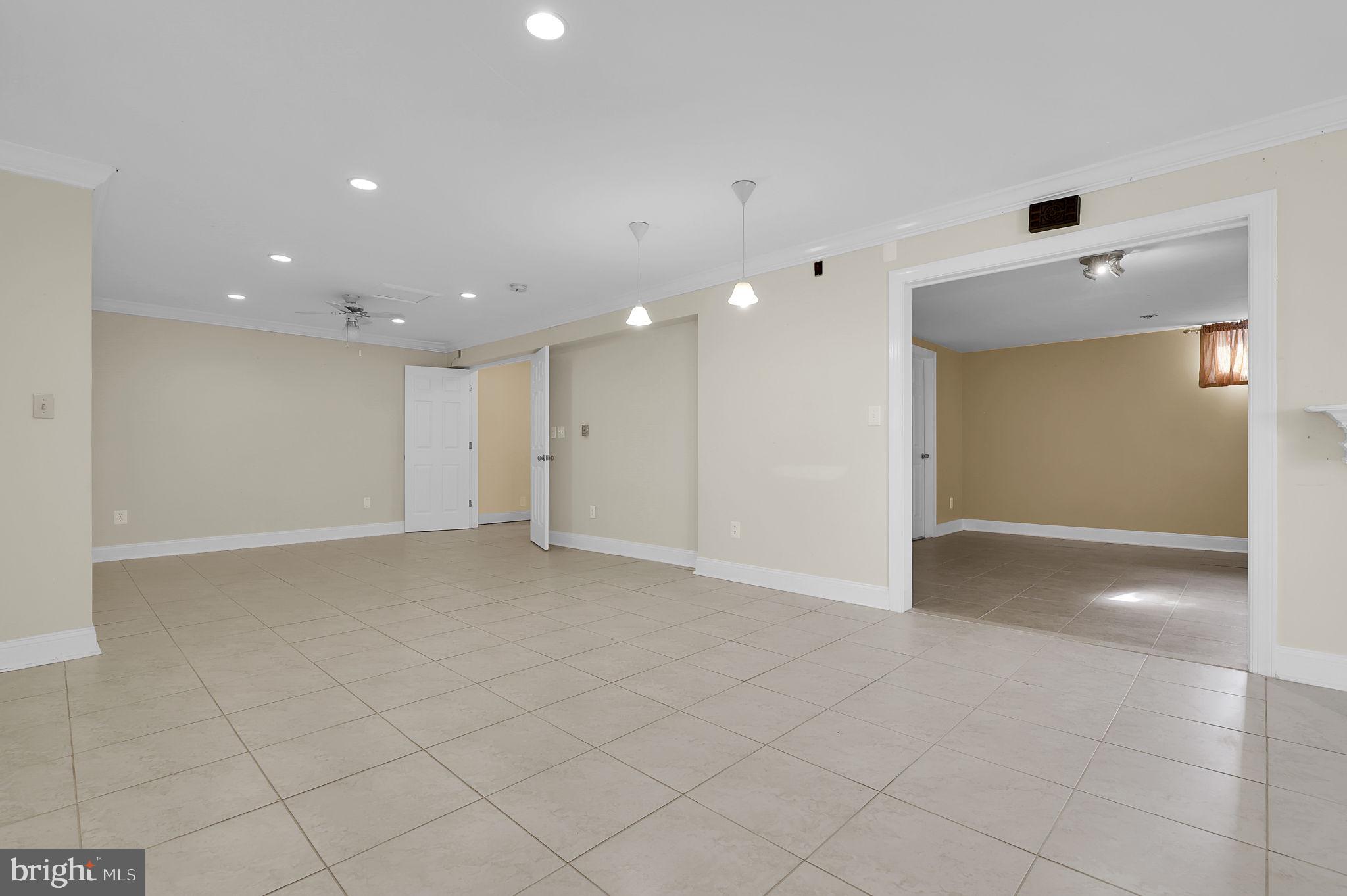 DAMASCUS OUTSIDE - Residential